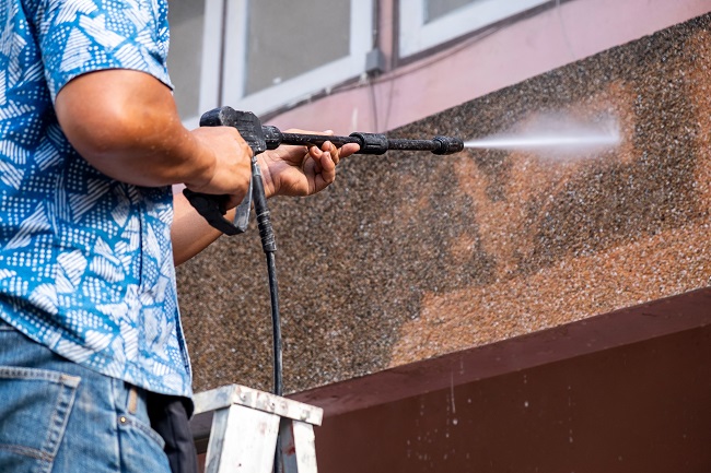 Top 5 Common Mistakes in DIY Residential Pressure Washing
