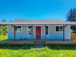 MLS# 240469 Address: 2439 Hodge Avenue