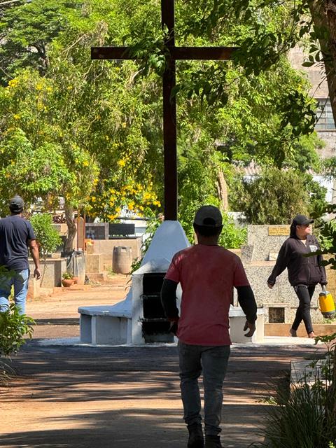 Cemitérios municipais começam receber visitantes em Ponta Porã