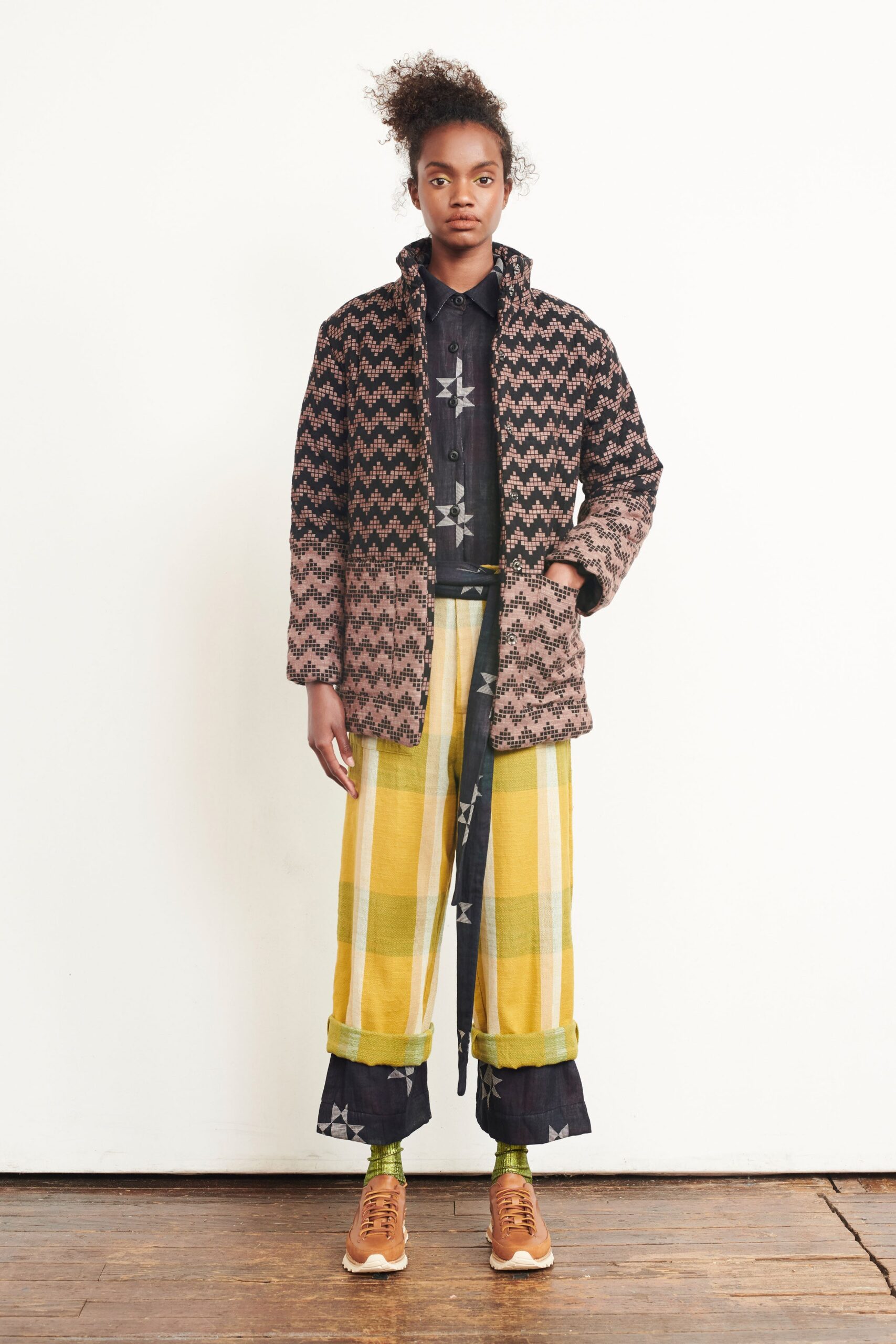 brown cotton long-sleeve collared relaxed printed jacket