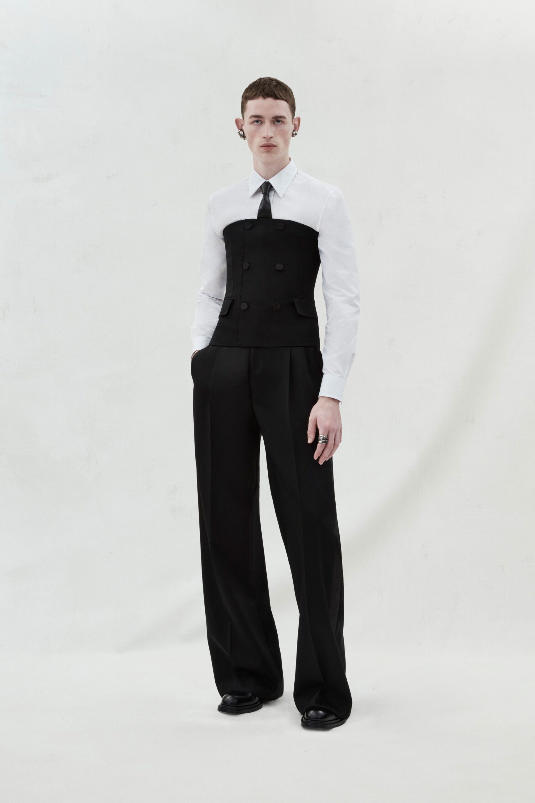 black wool sleeveless double-breasted fitted structured vest