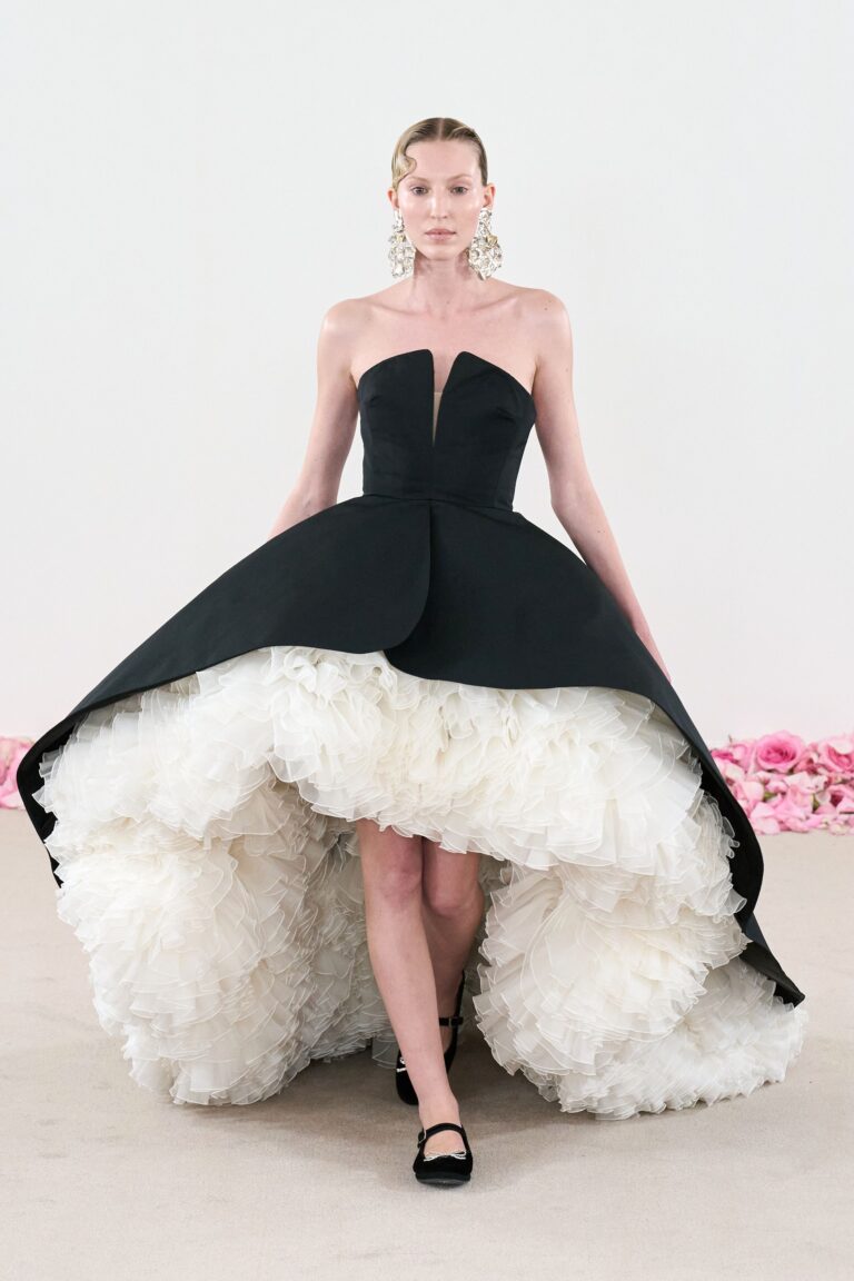 Giambattista Valli Fall 2023 Couture