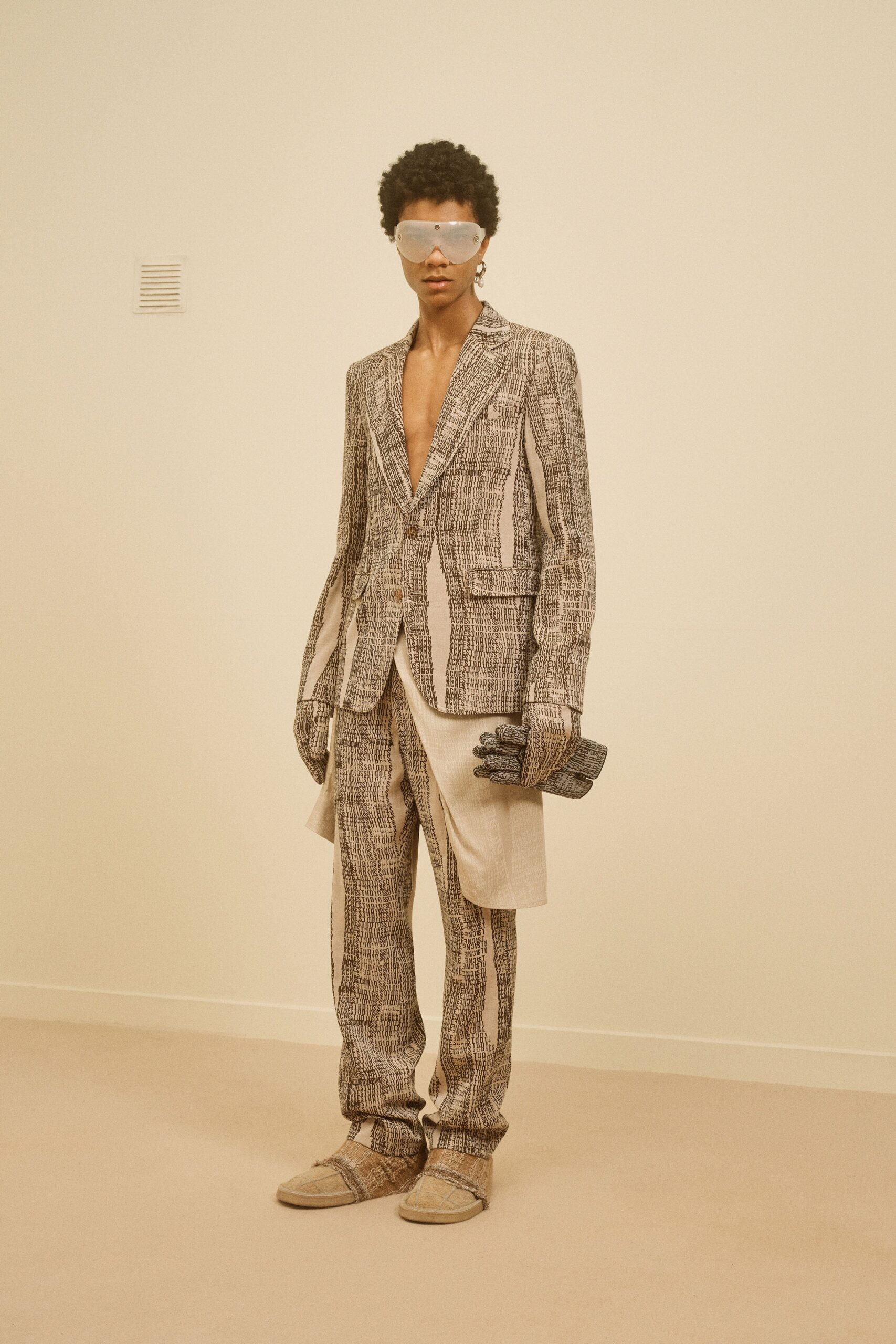 beige cotton long-sleeve collared fitted buttoned layered suit