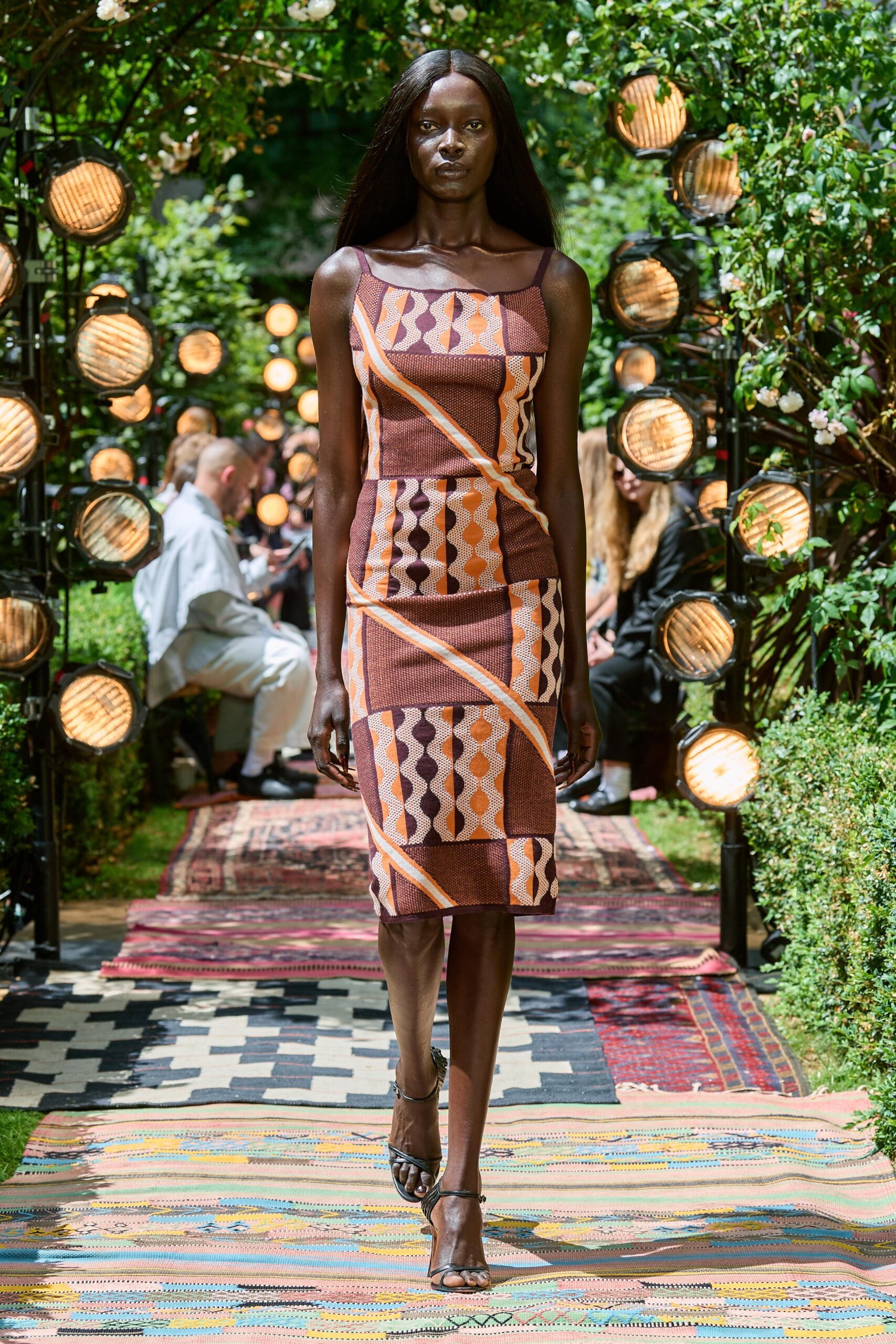 fitted midi dress with print