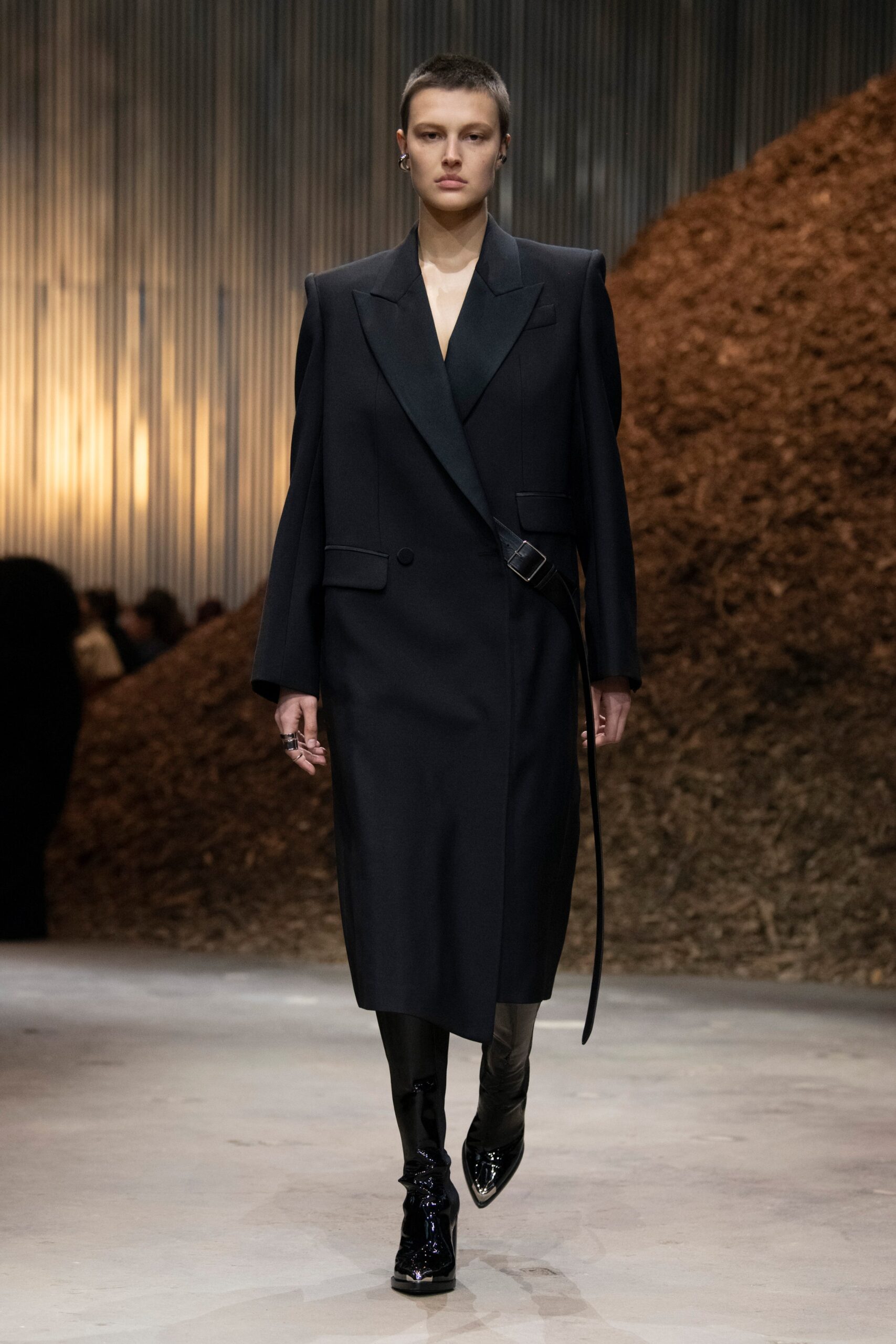 black wool long-sleeve v-neck tailored belted midi coat