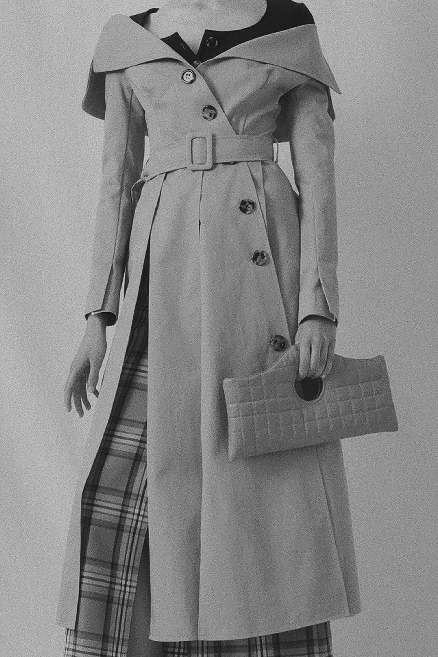 beige cotton long-sleeve collared fitted belted buttoned trench