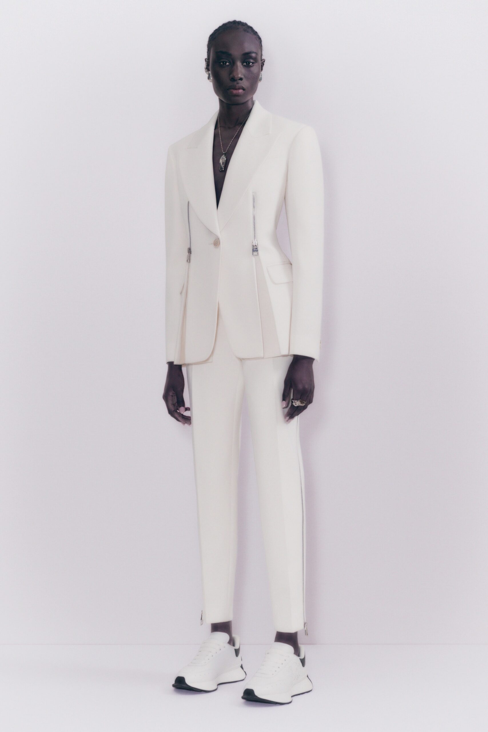 white cotton long-sleeve collared tailored zippered suit