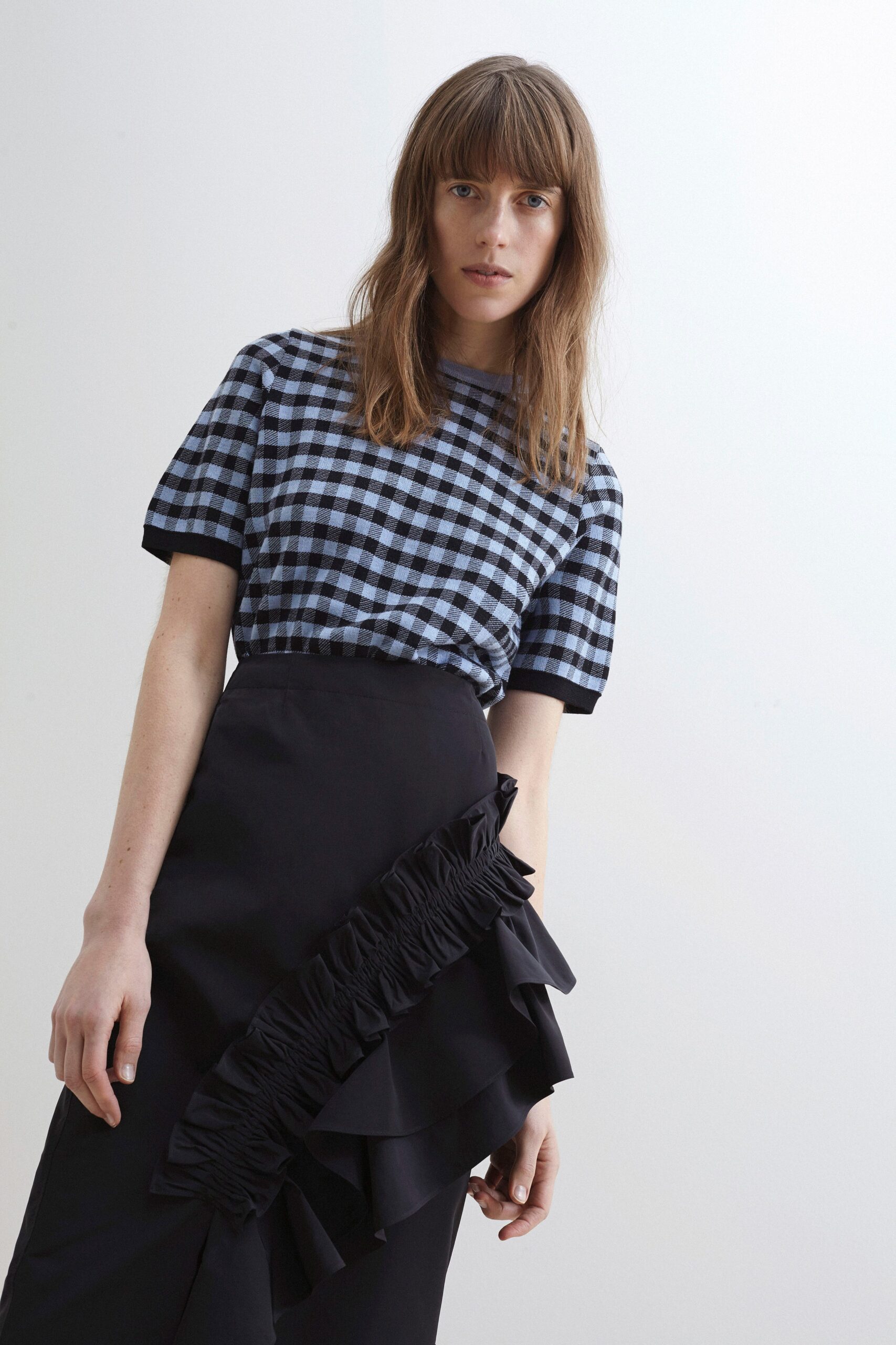 blue short-sleeve collared fitted checked top