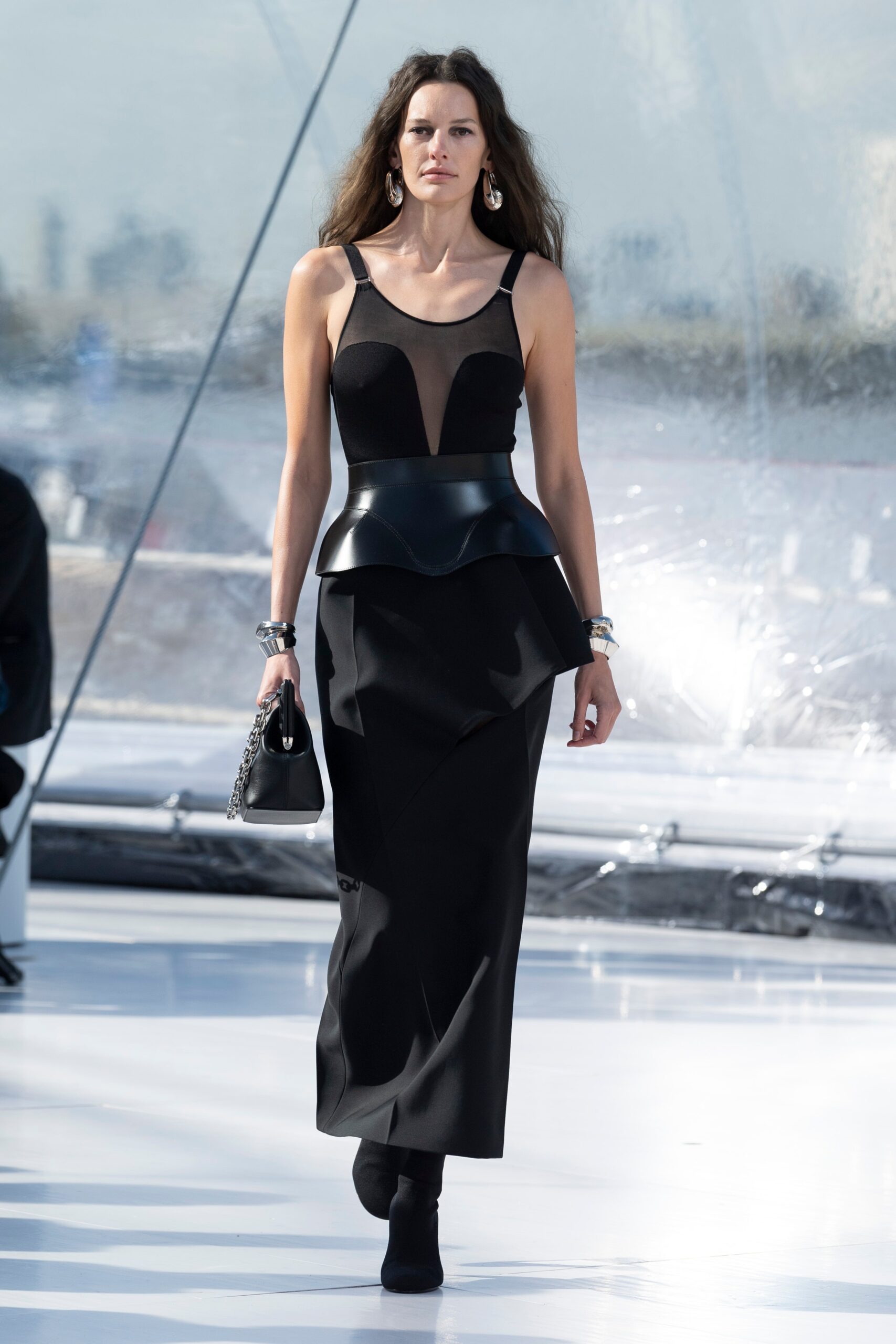 black fitted sleeveless dress