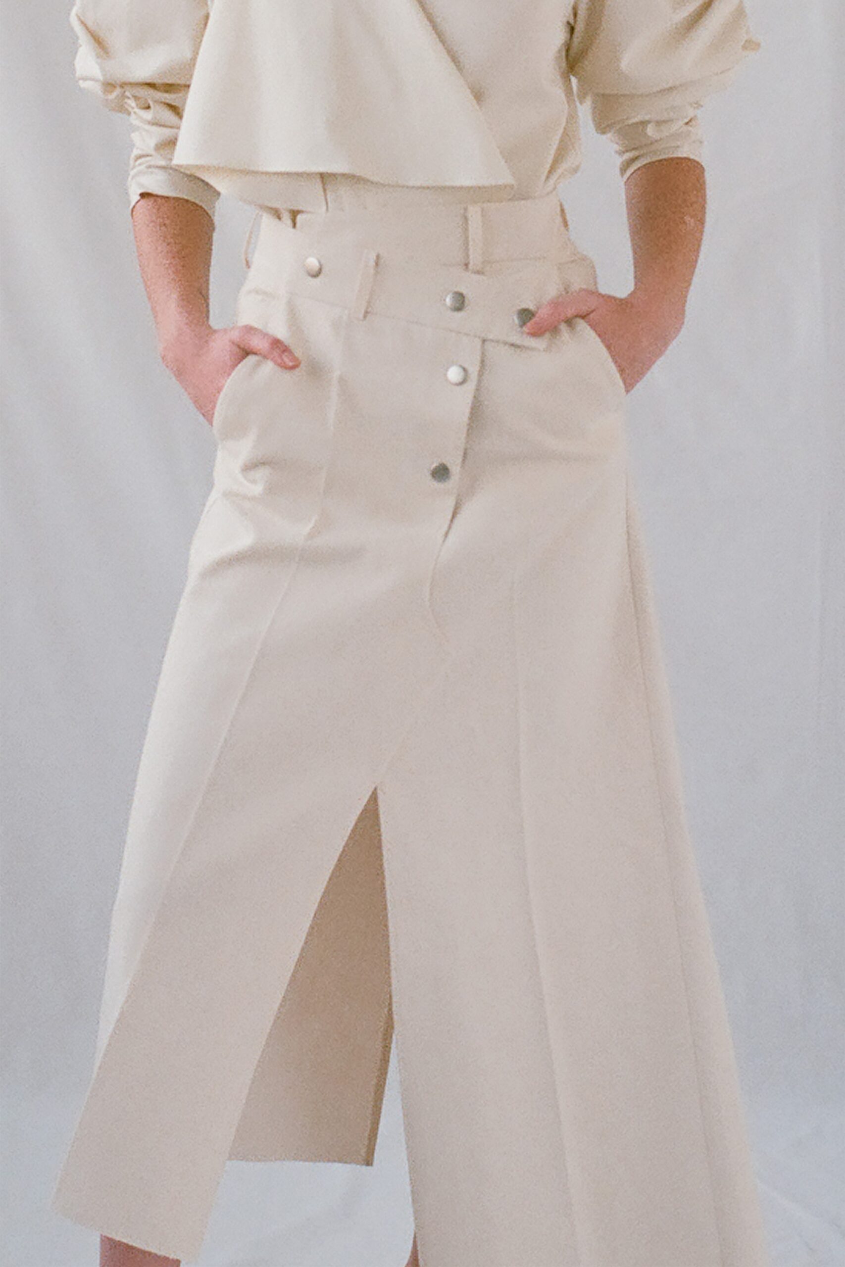 beige cotton slit fitted high-waisted buttoned midi skirt