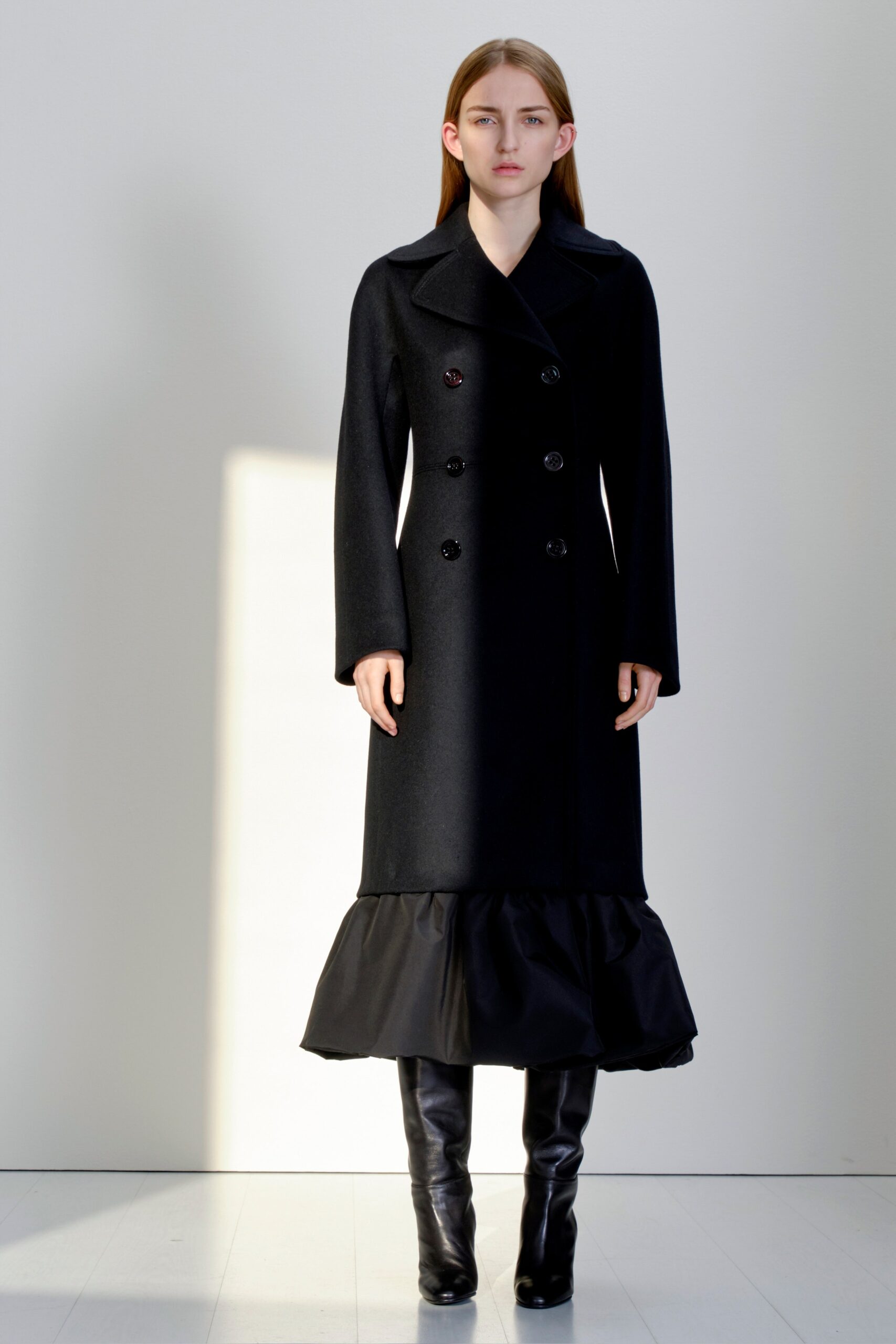 black wool long-sleeve collared fitted layered midi coat
