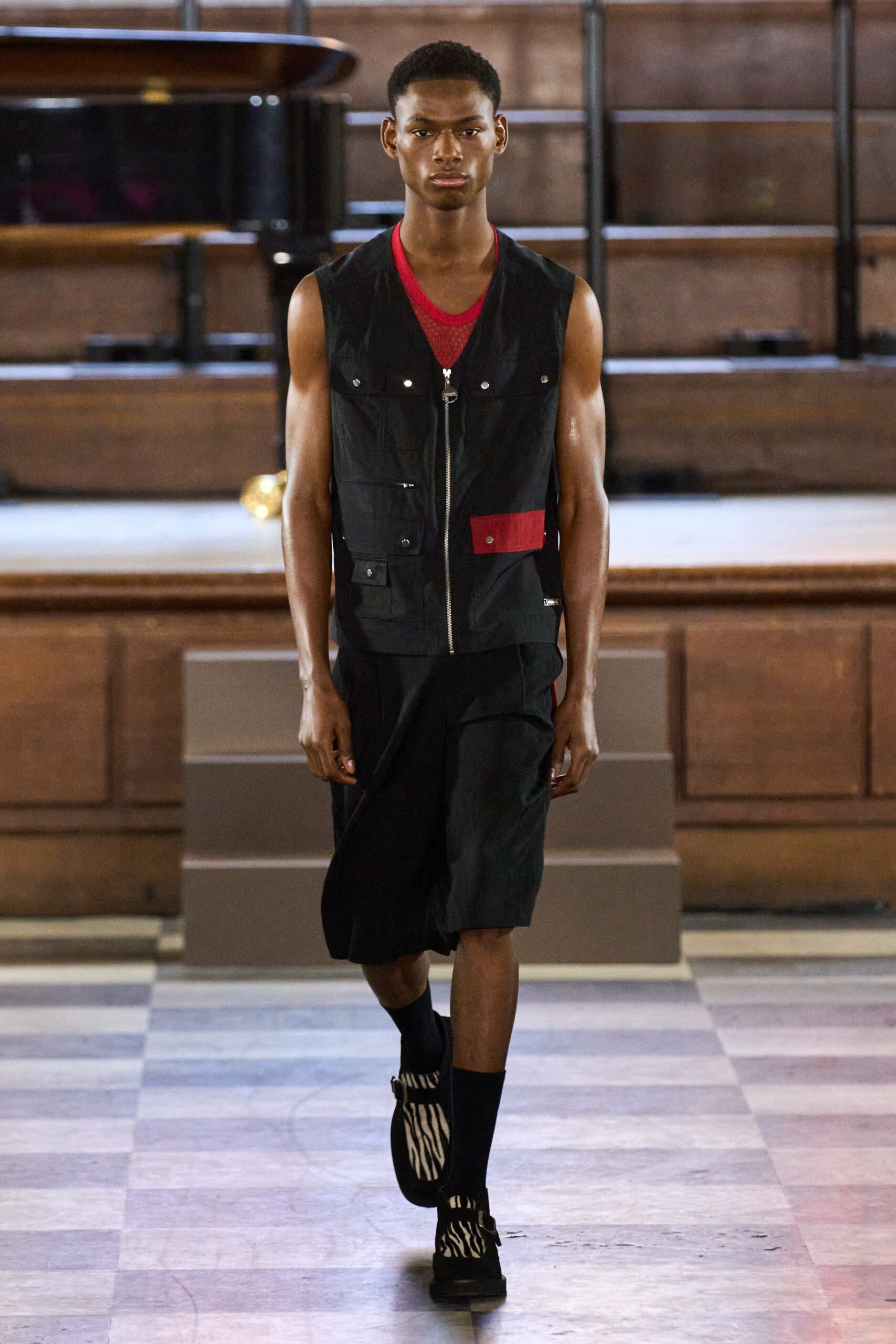 black cotton relaxed straight-leg short shorts