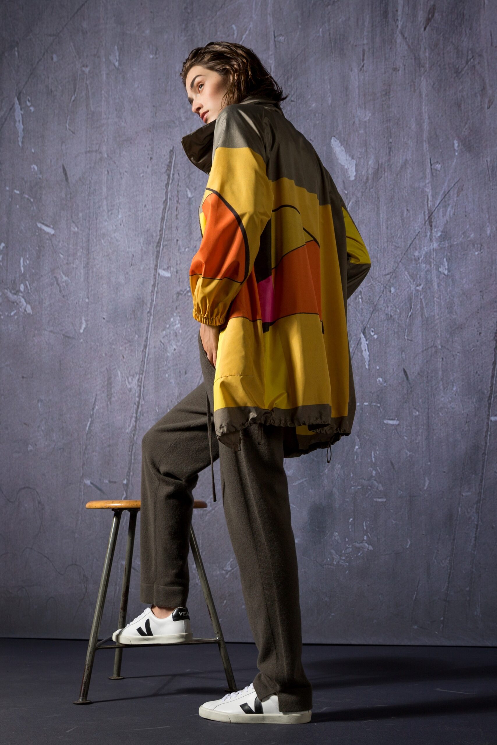 color-blocked relaxed jacket with pants