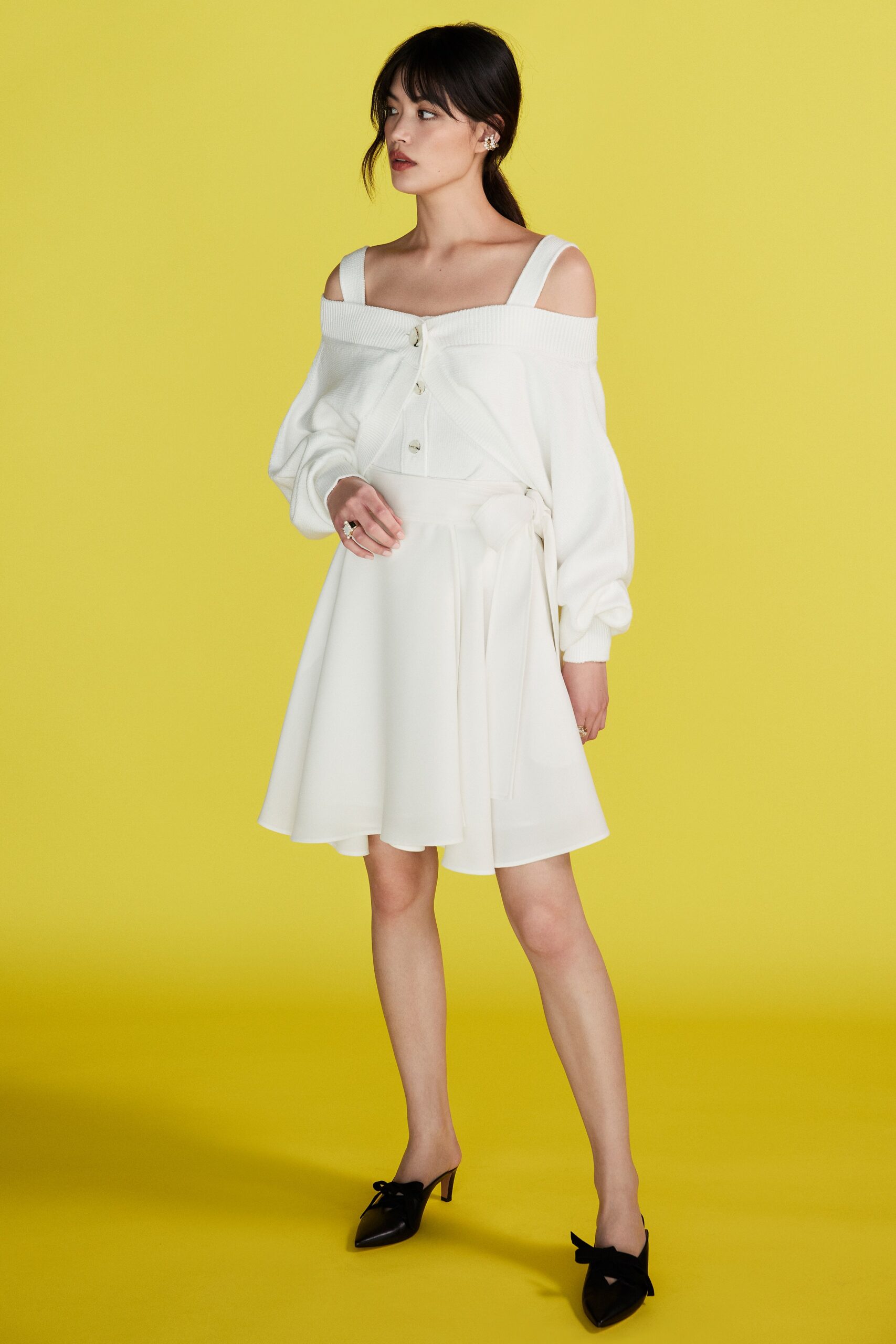 white cotton off-shoulder long-sleeve relaxed buttoned blouse