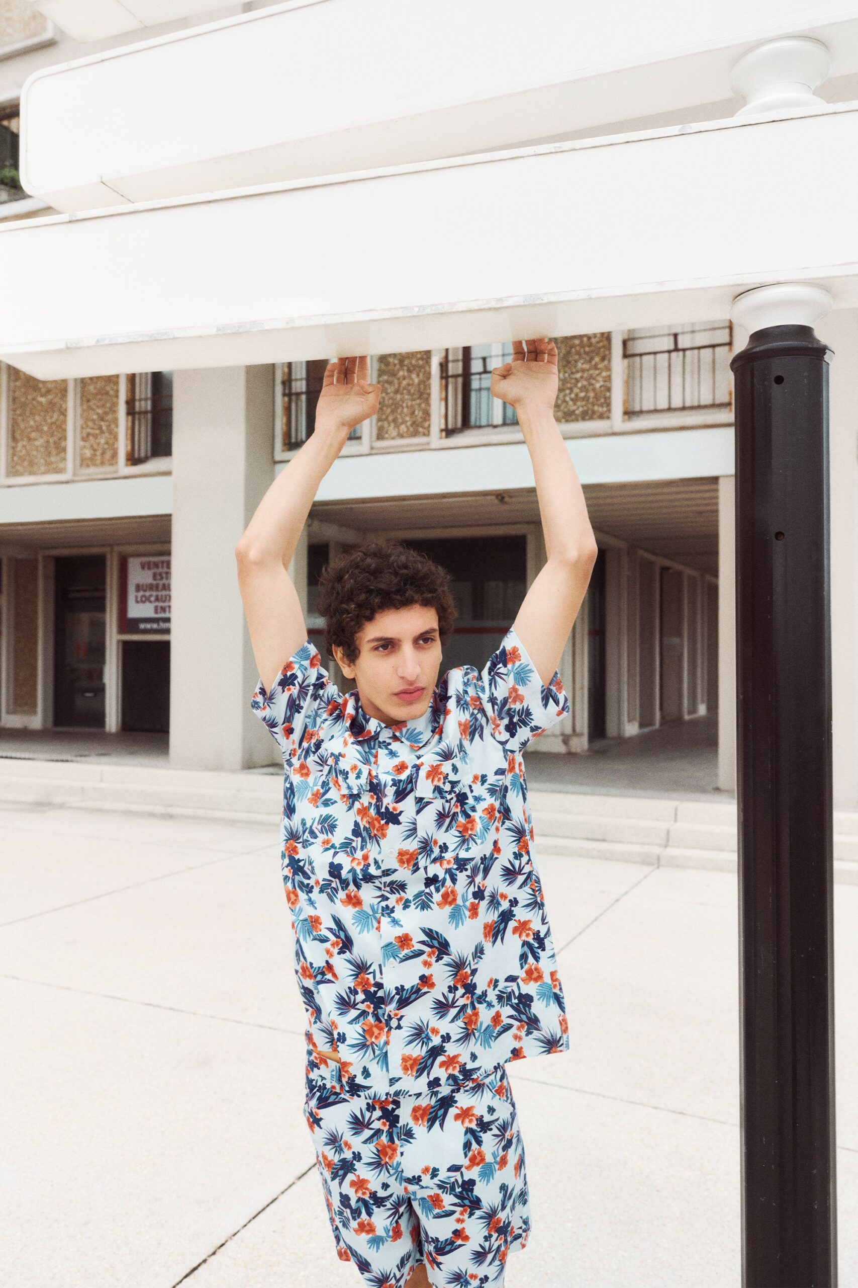 blue printed shirt and shorts