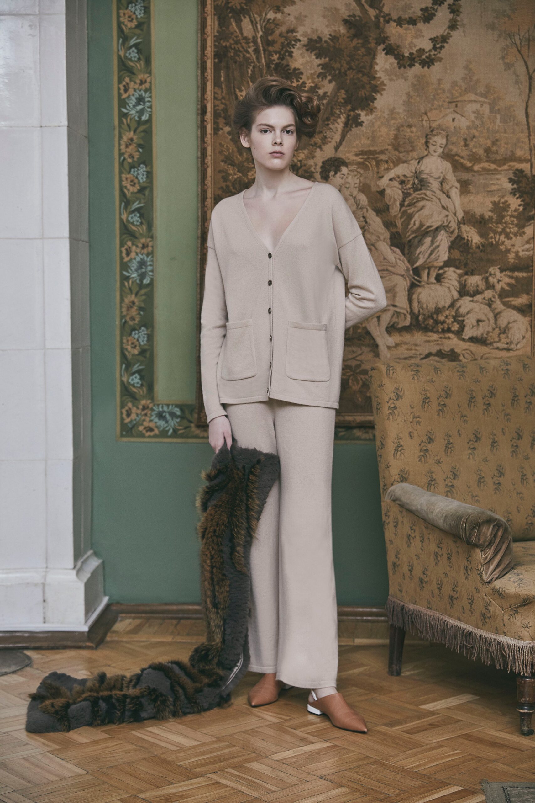 beige wool long-sleeve v-neck relaxed buttoned pockets cardigan
