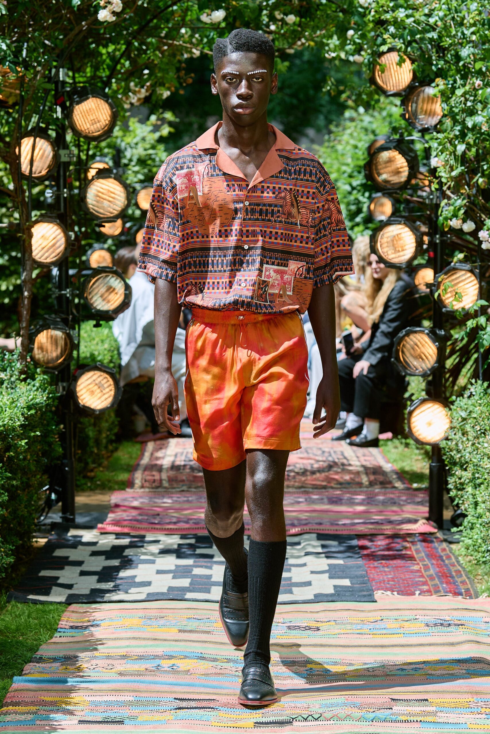 relaxed printed shirt and fitted shorts