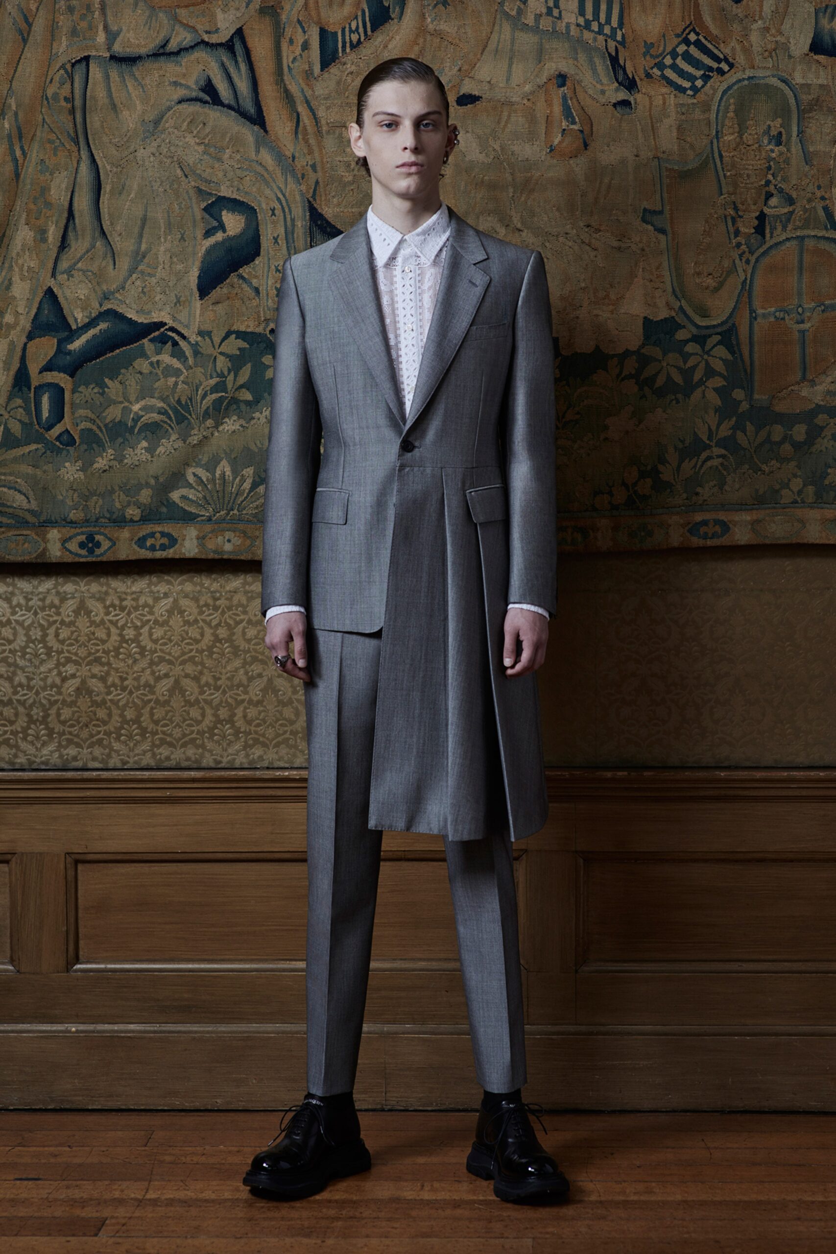 gray wool long-sleeve collared tailored buttoned suit