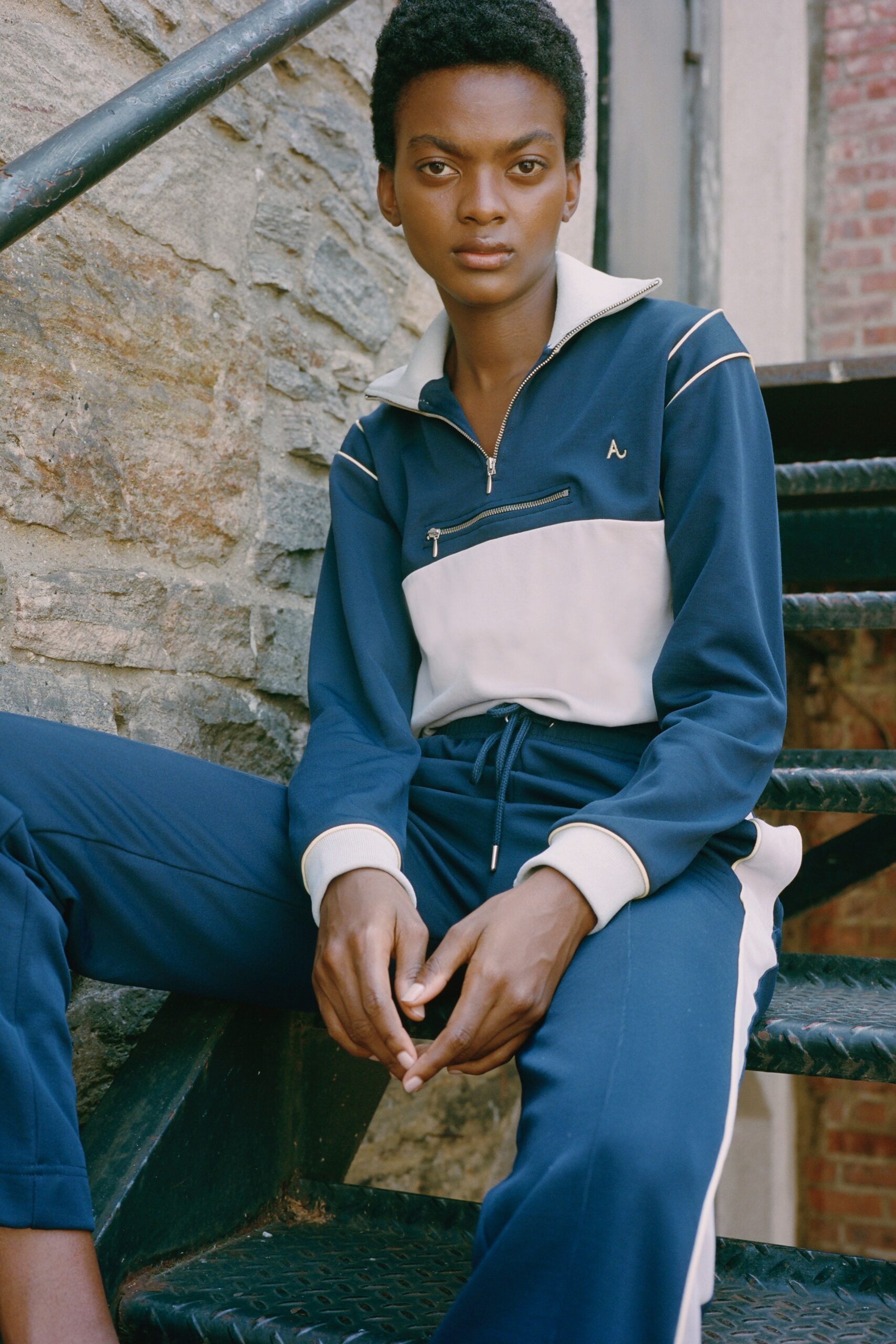 blue cotton long-sleeve collared fitted zippered color-blocked jacket