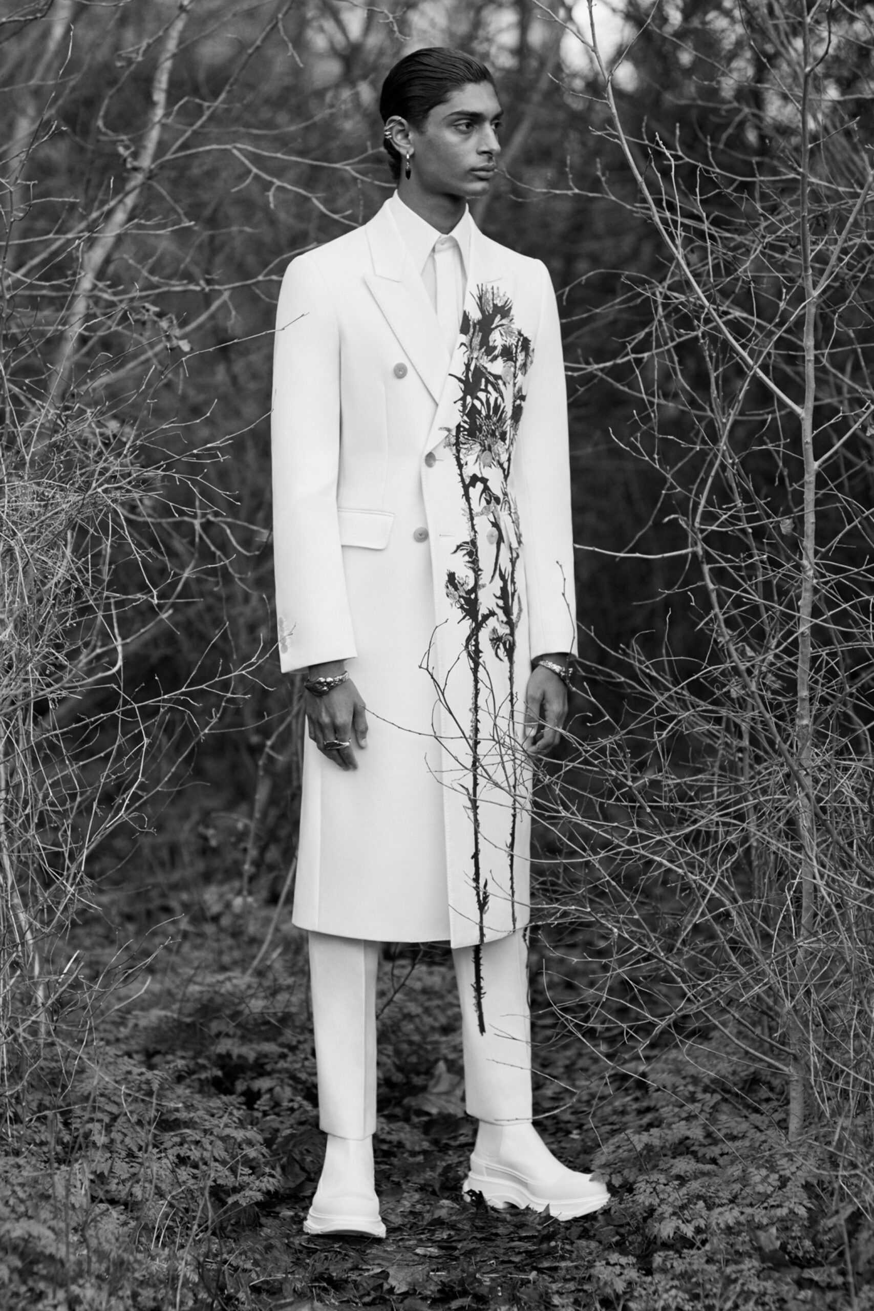 white wool long-sleeve double-breasted tailored embroidered coat