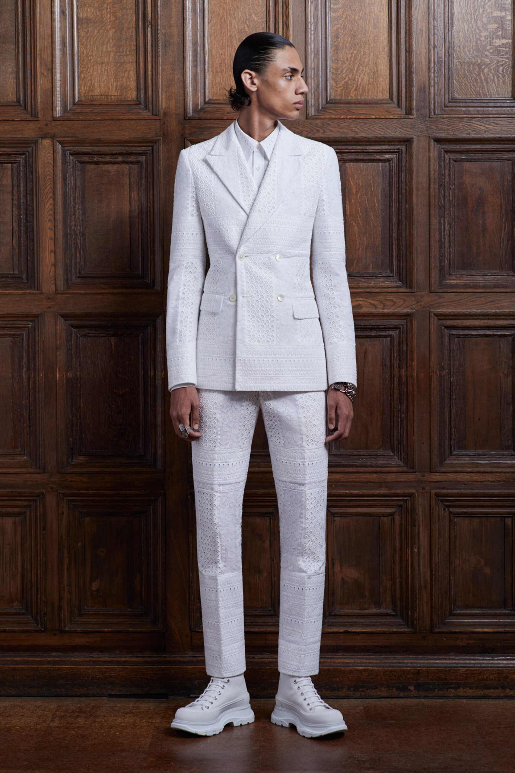 white cotton long-sleeve collared tailored embroidered suit
