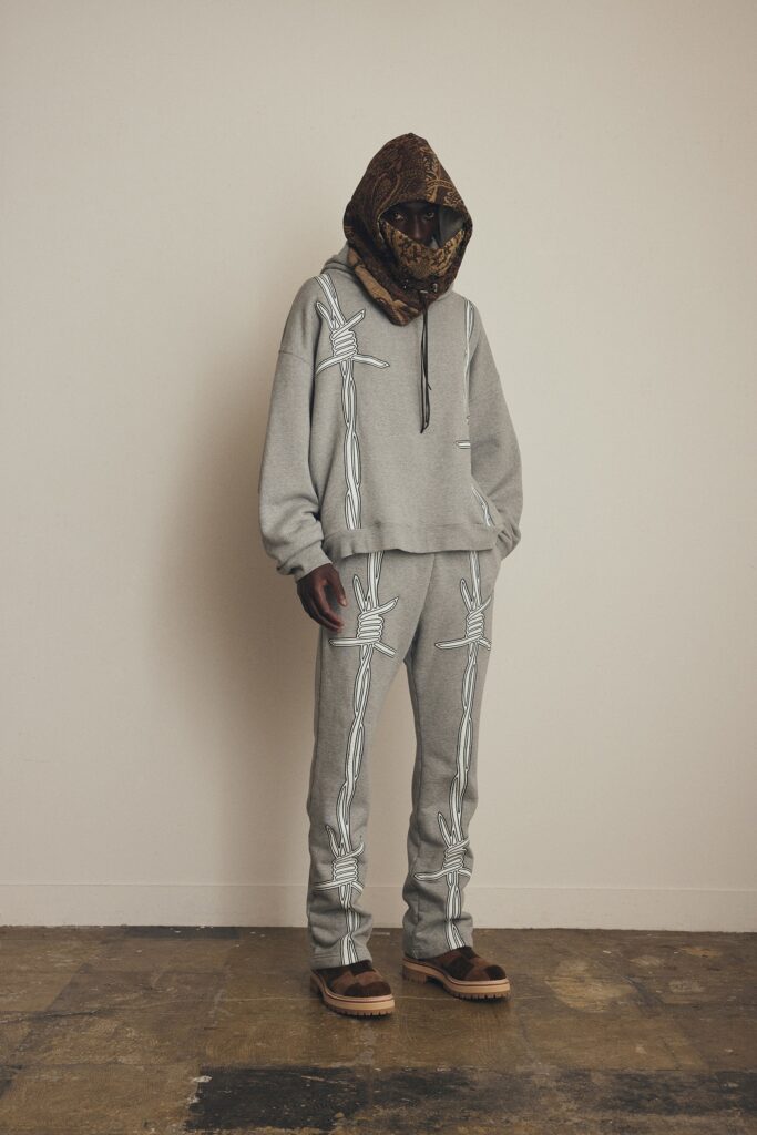 gray hoodie and pants outfit