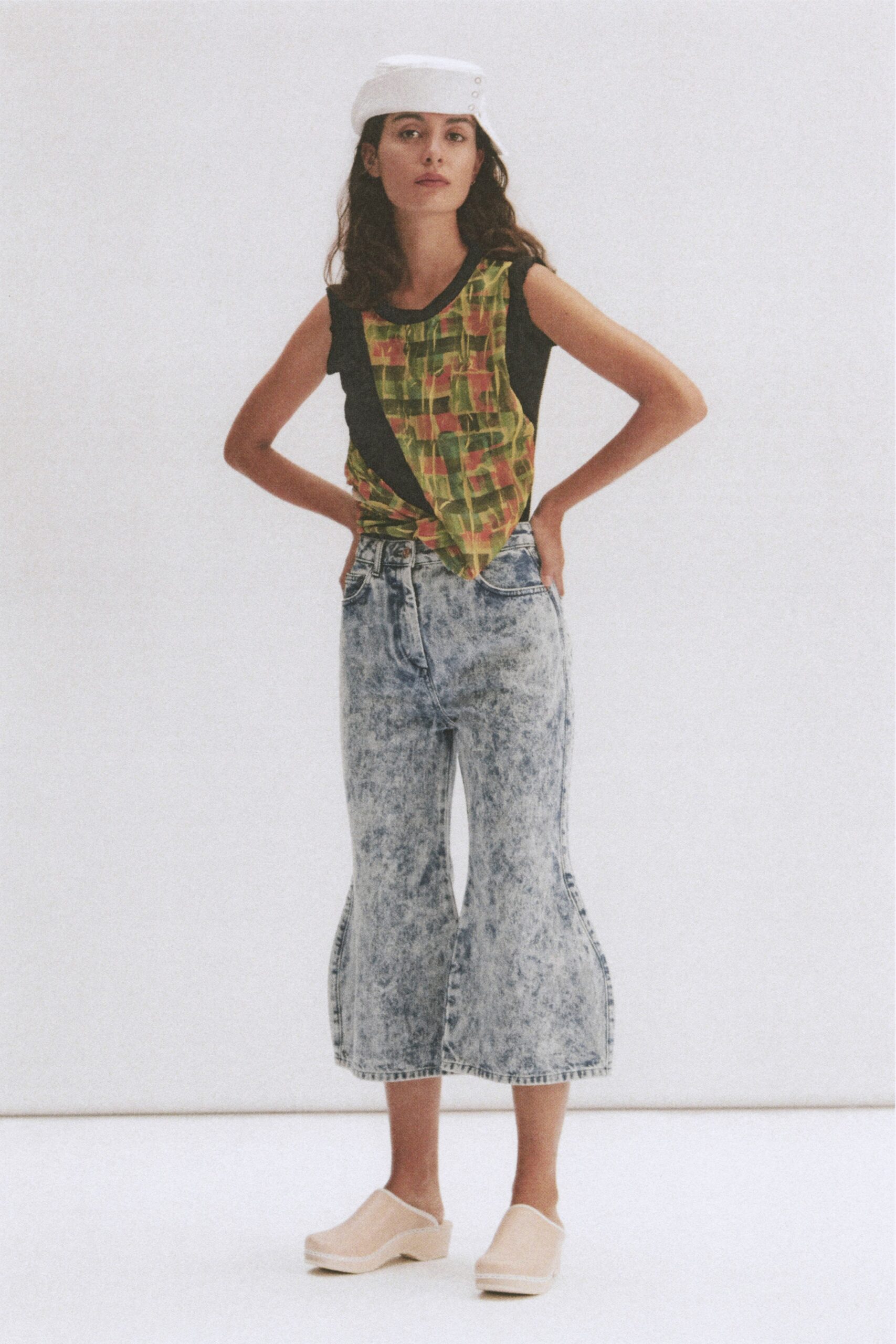 green cotton sleeveless v-neck relaxed printed top