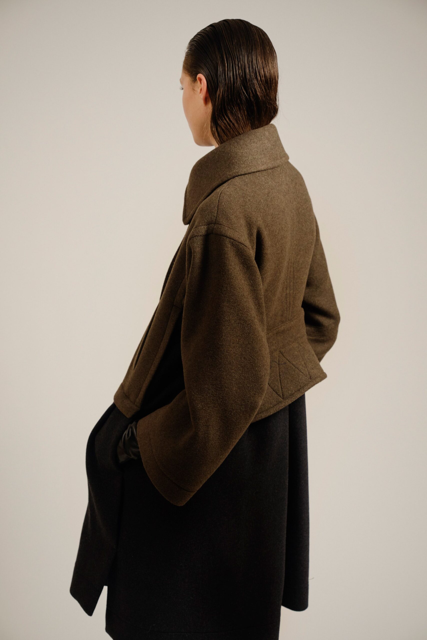 brown wool long-sleeve collared relaxed buttoned coat