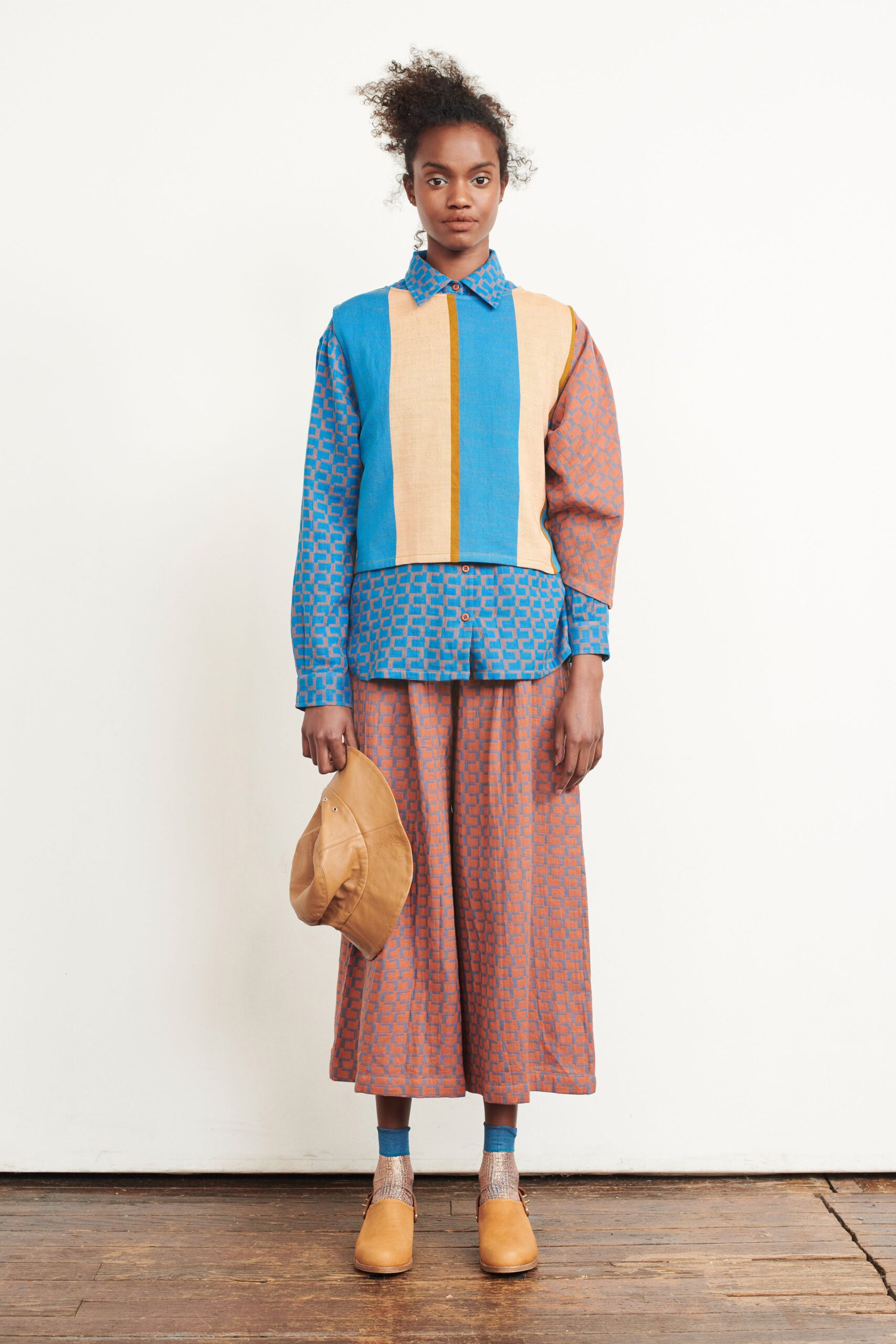 blue long-sleeve collared relaxed color-blocked cropped shirt
