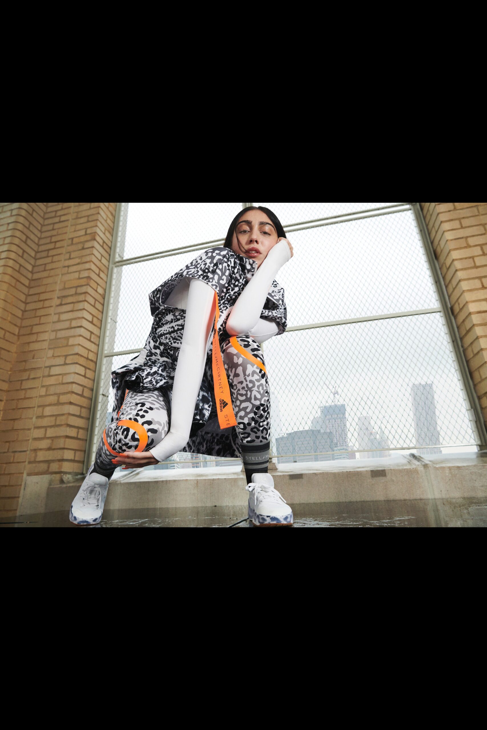 relaxed printed top with cargo pants