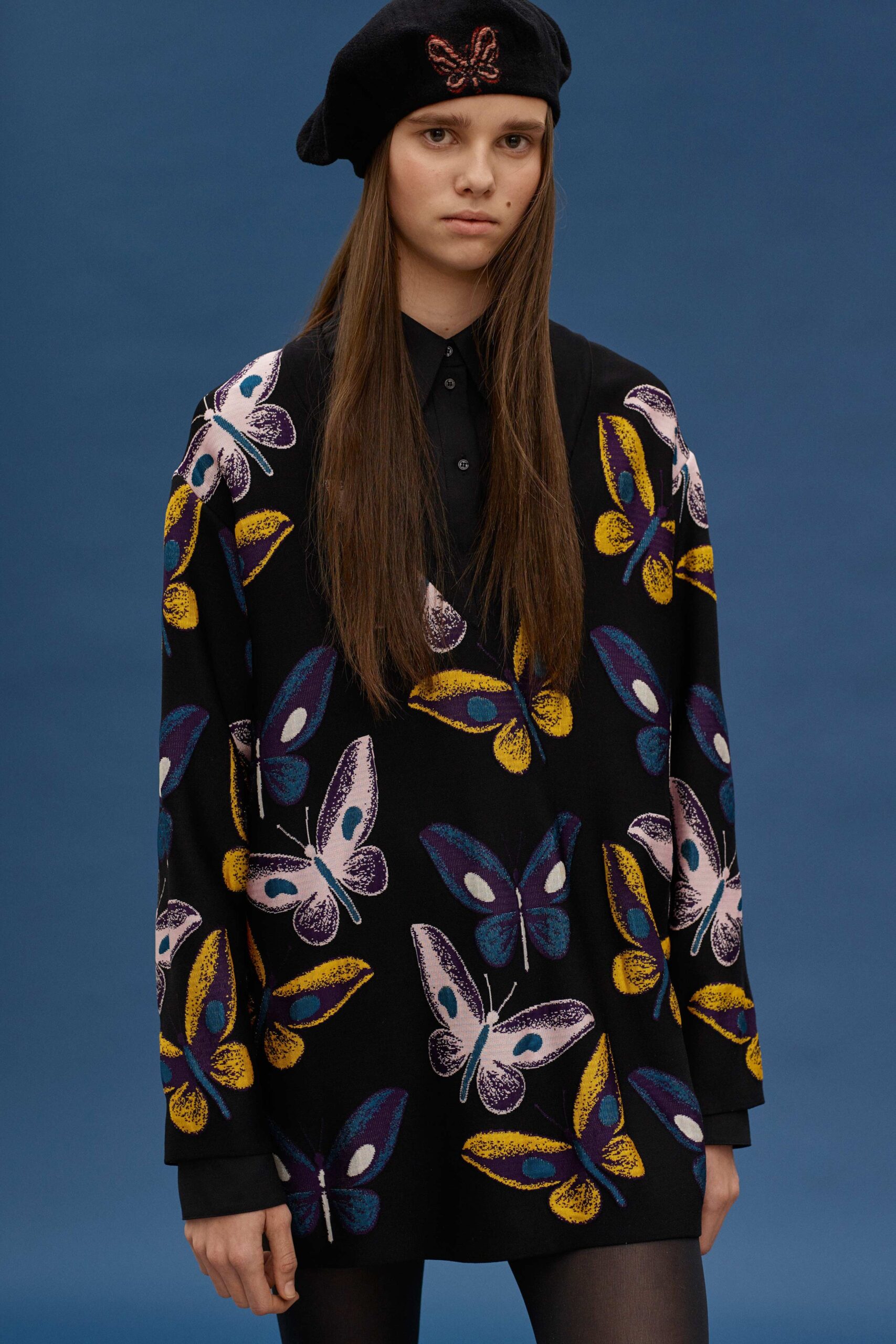 black cotton long-sleeve collared relaxed printed shirt