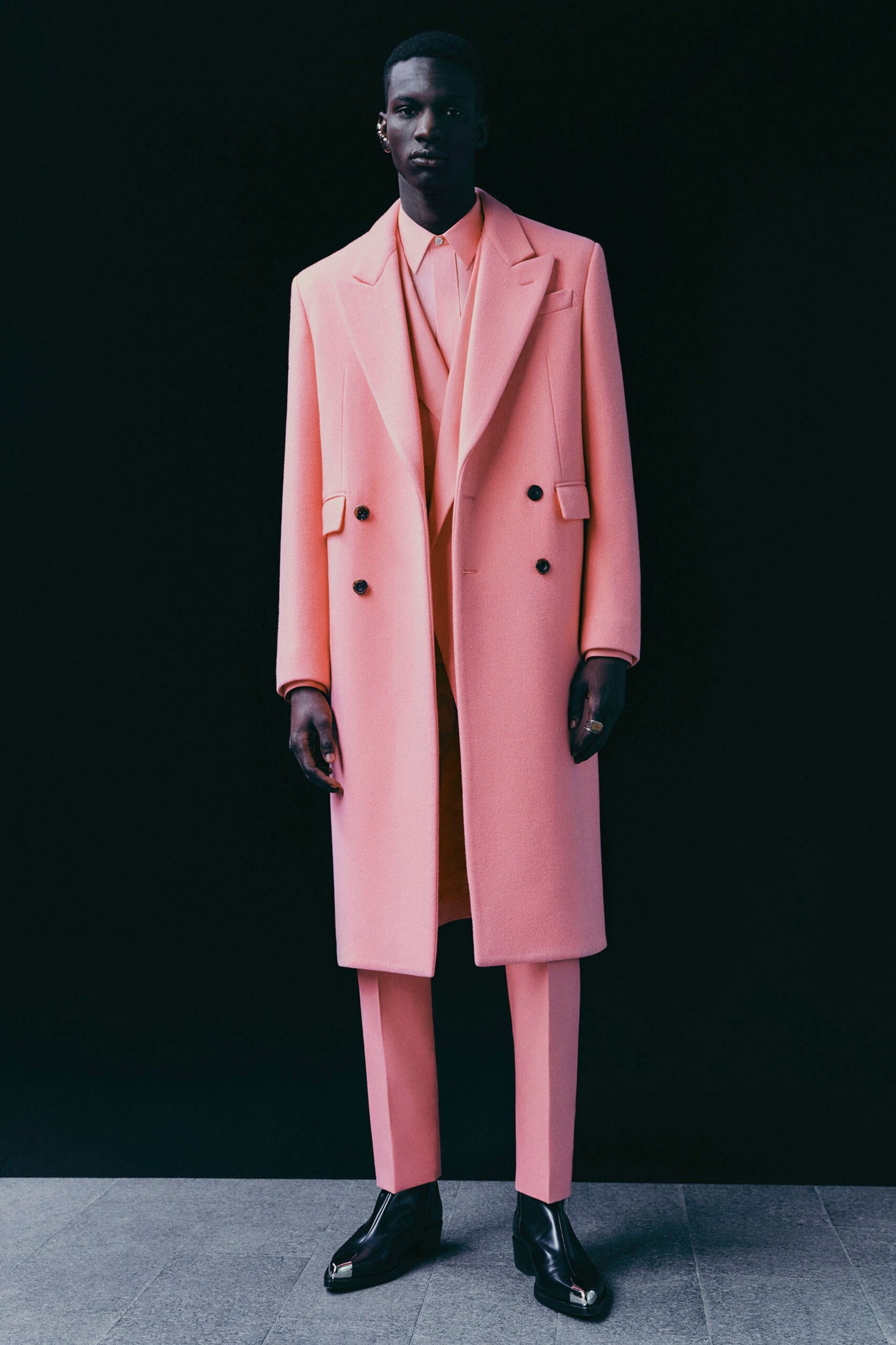 pink wool long-sleeve double-breasted tailored coat