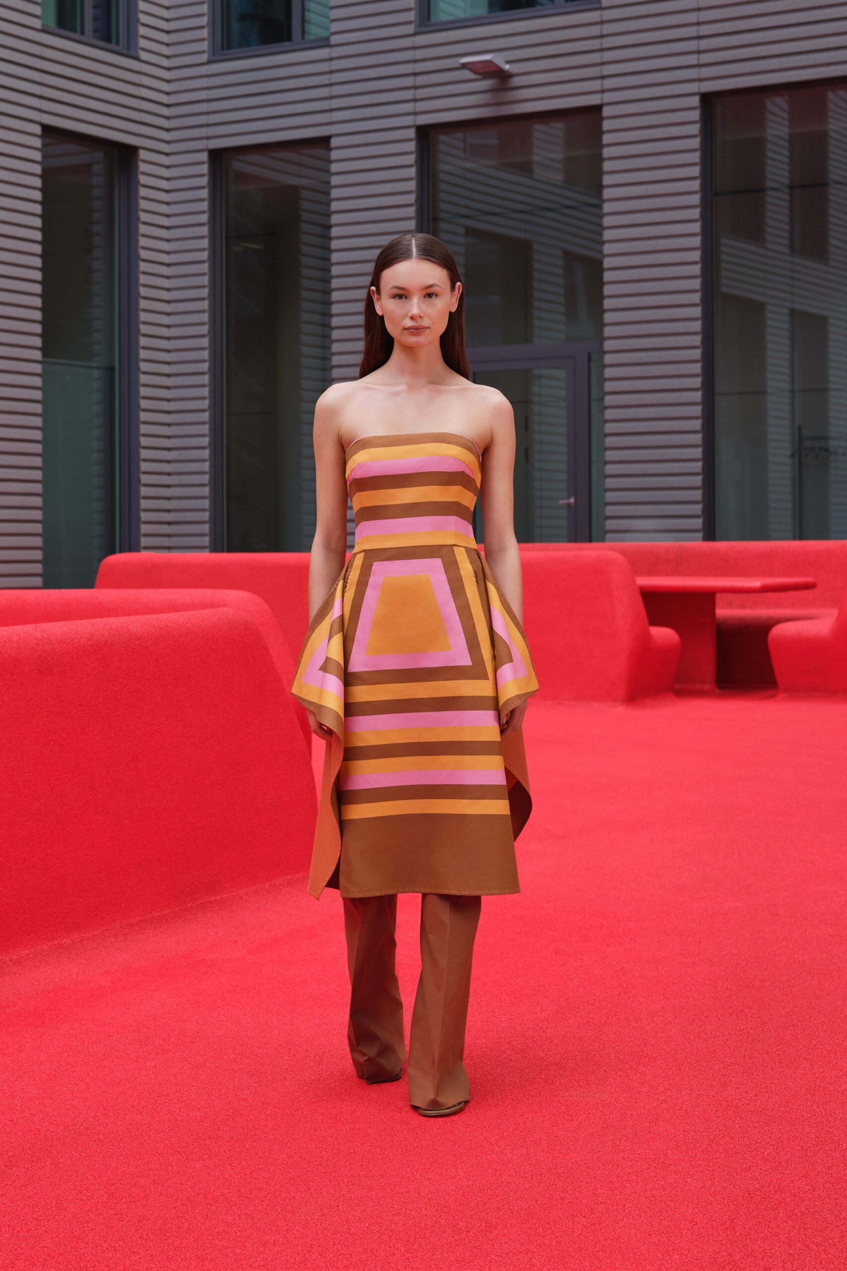 brown strapless fitted layered color-blocked midi dress