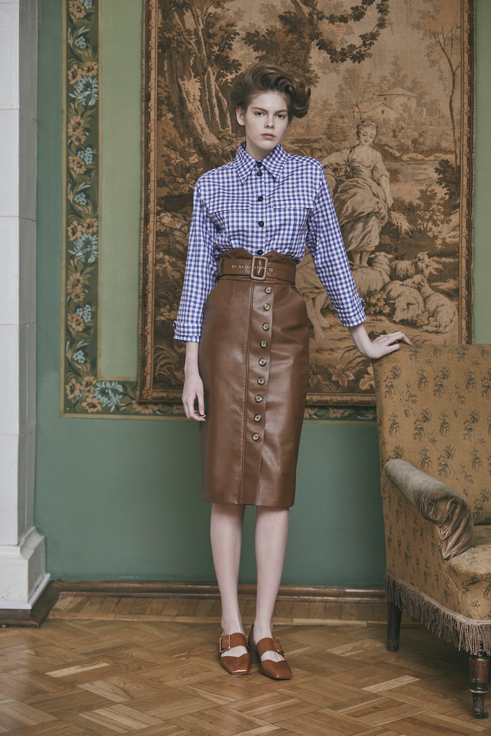 brown leather fitted high-waisted pencil buttoned skirt