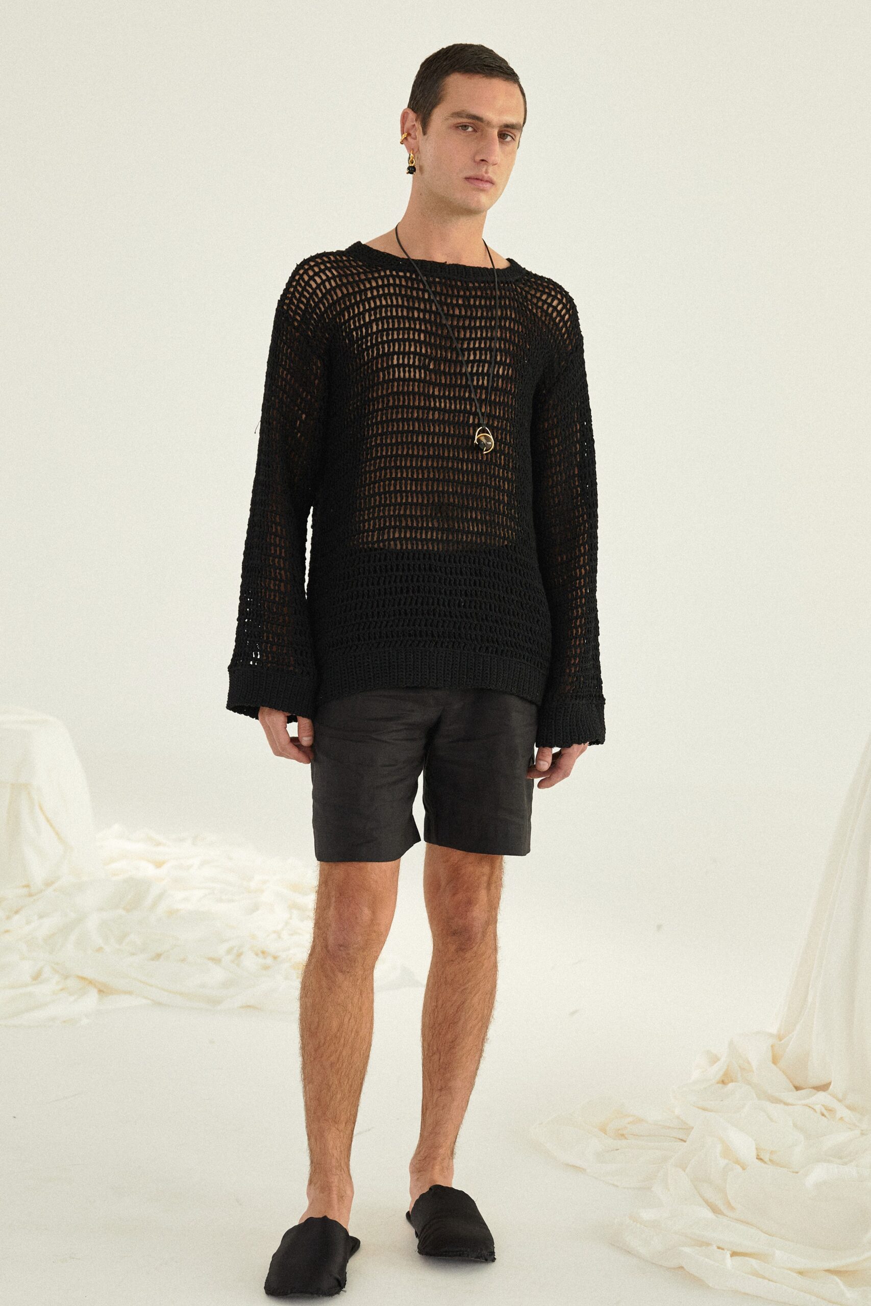 black leather fitted straight-leg short shorts