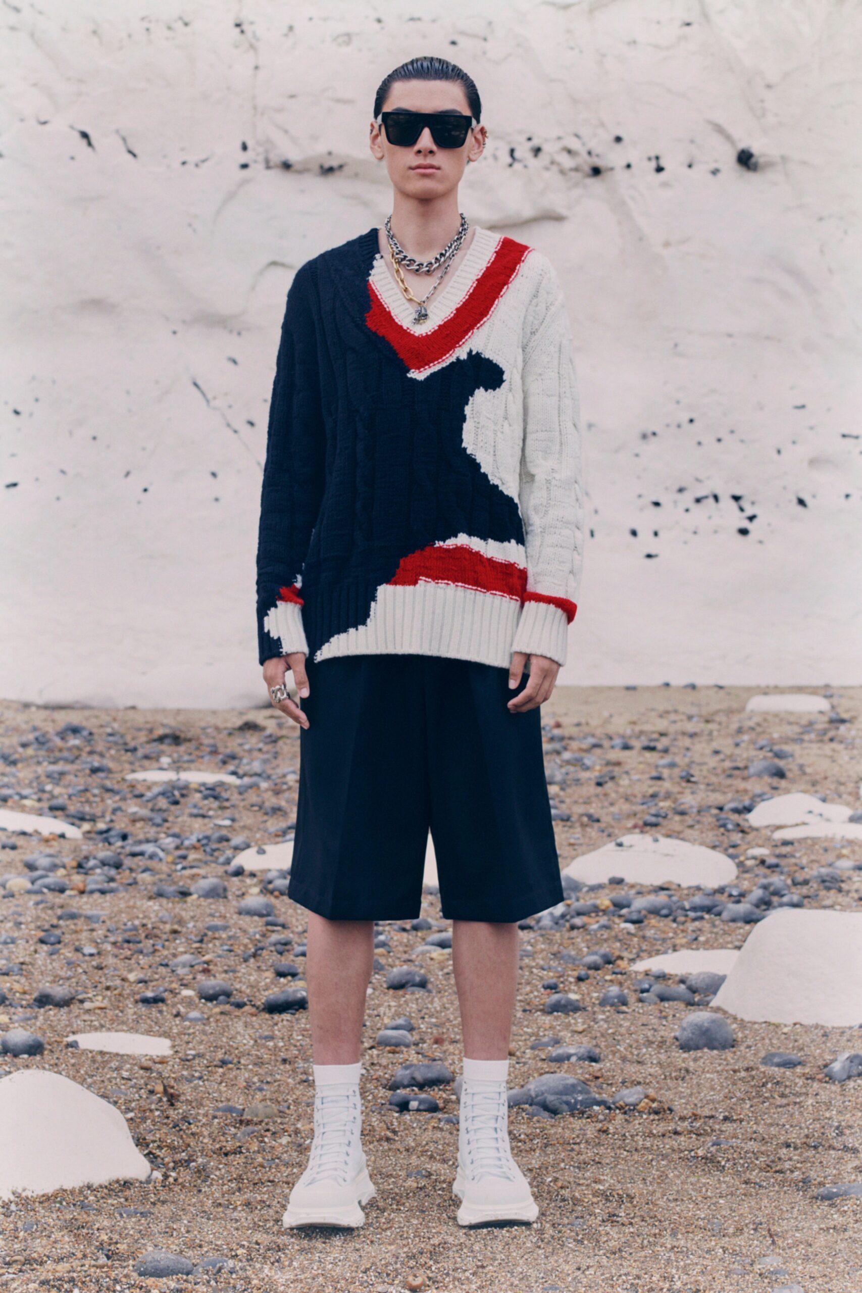 color-blocked relaxed sweater and shorts