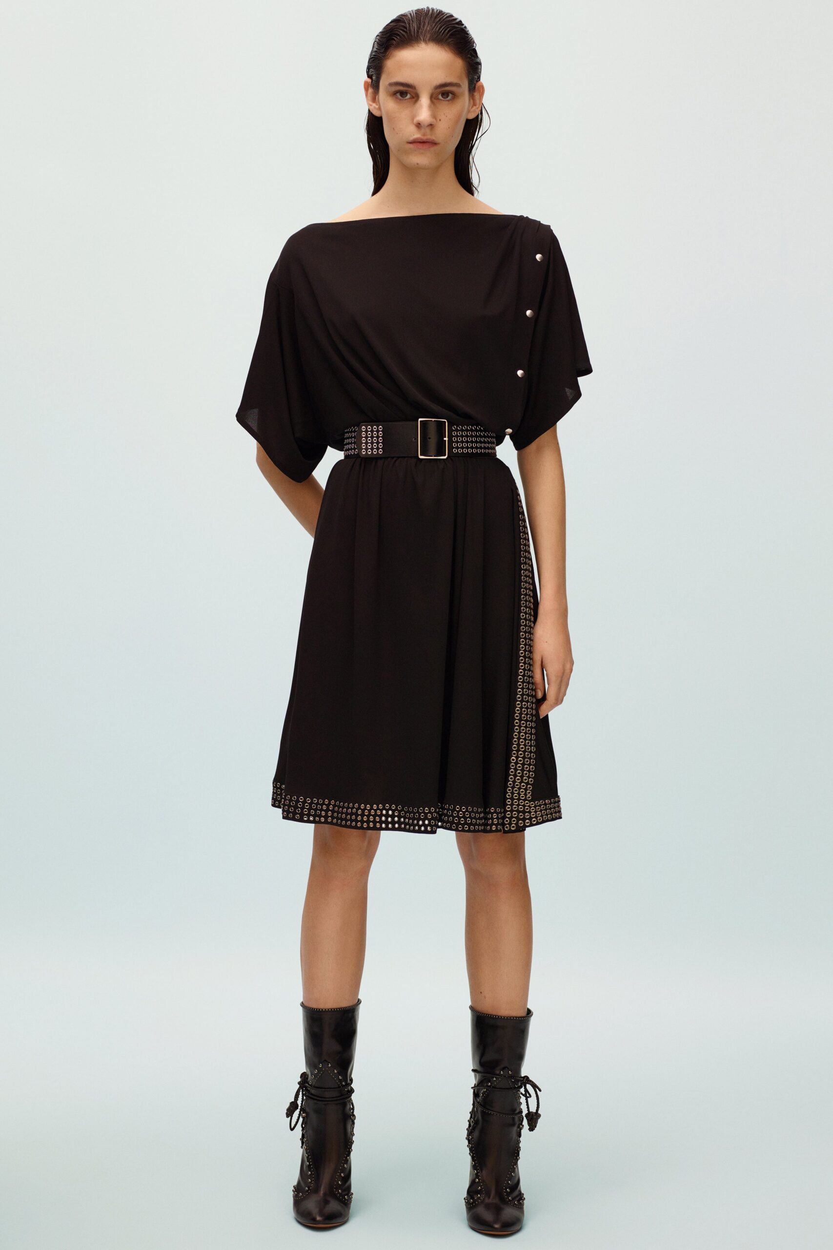 black relaxed mini dress with boots