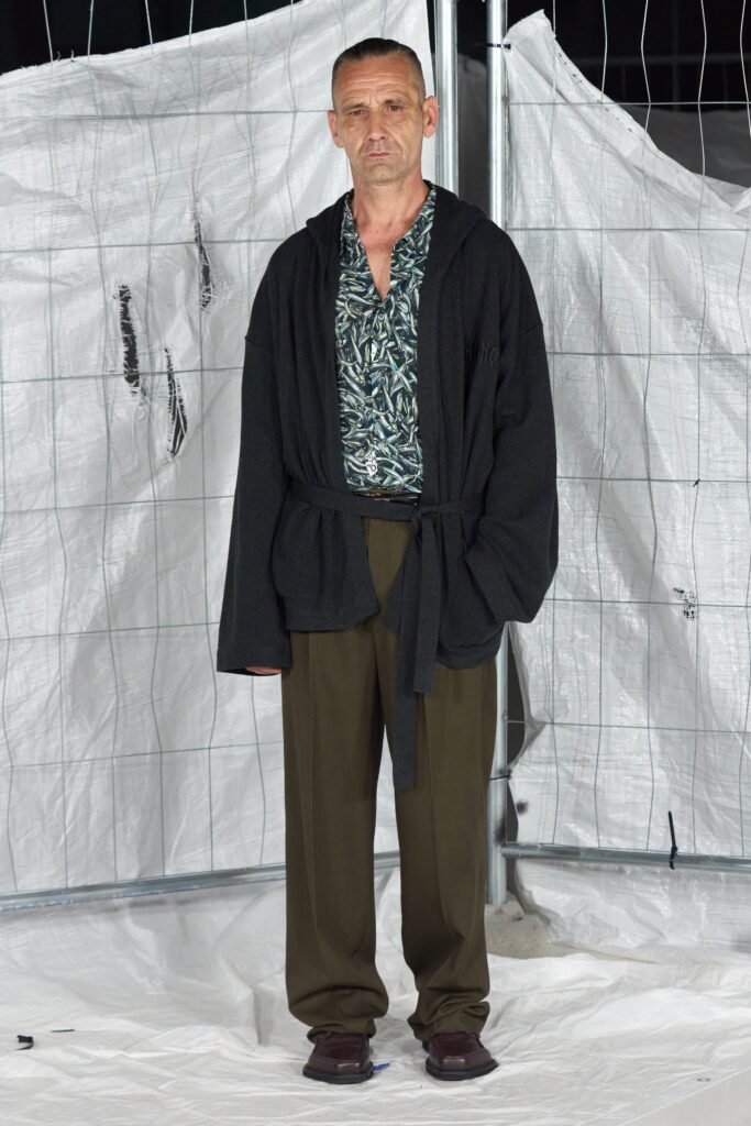 black wool relaxed jacket with printed shirt