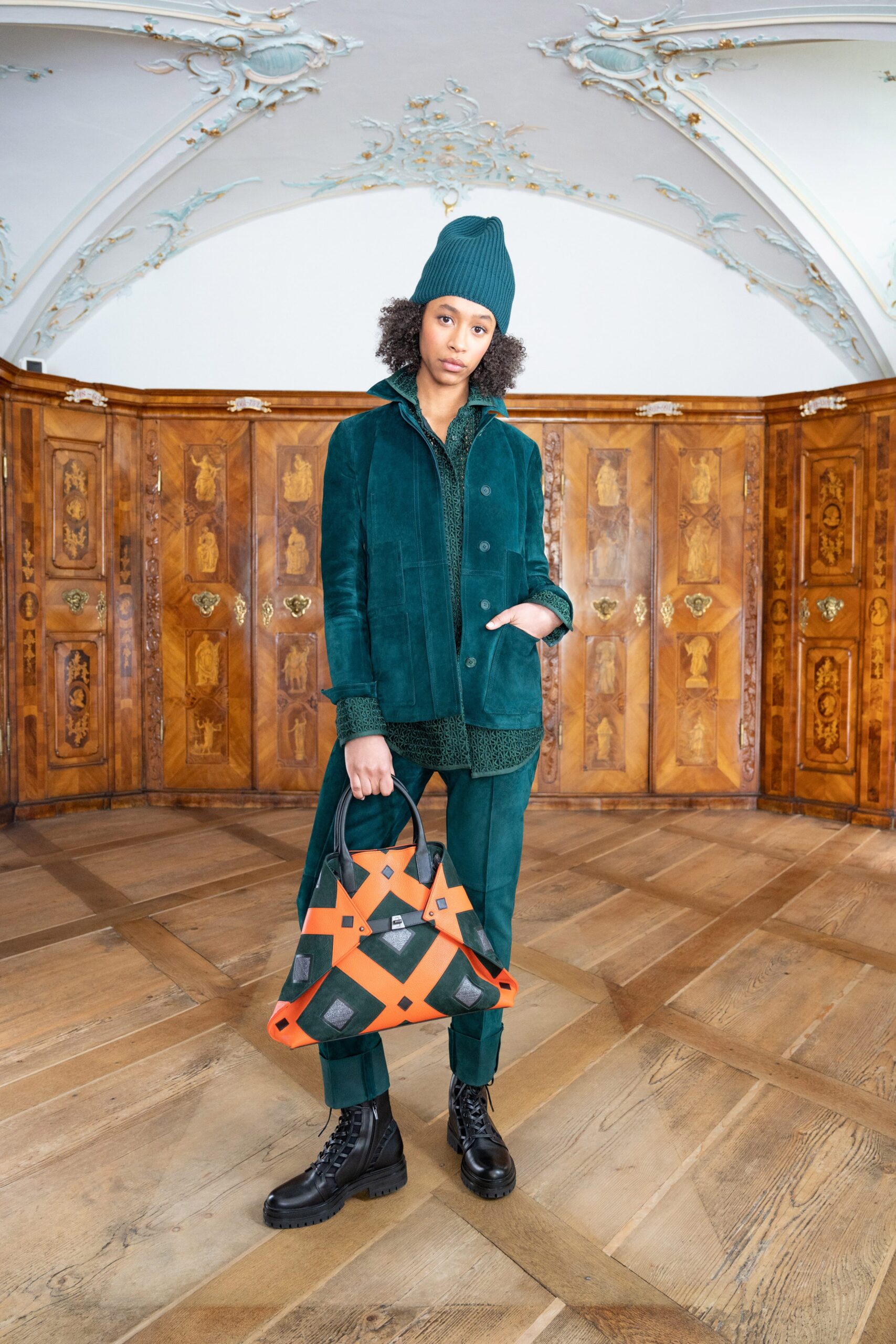 green velvet long-sleeve collared fitted buttoned jacket