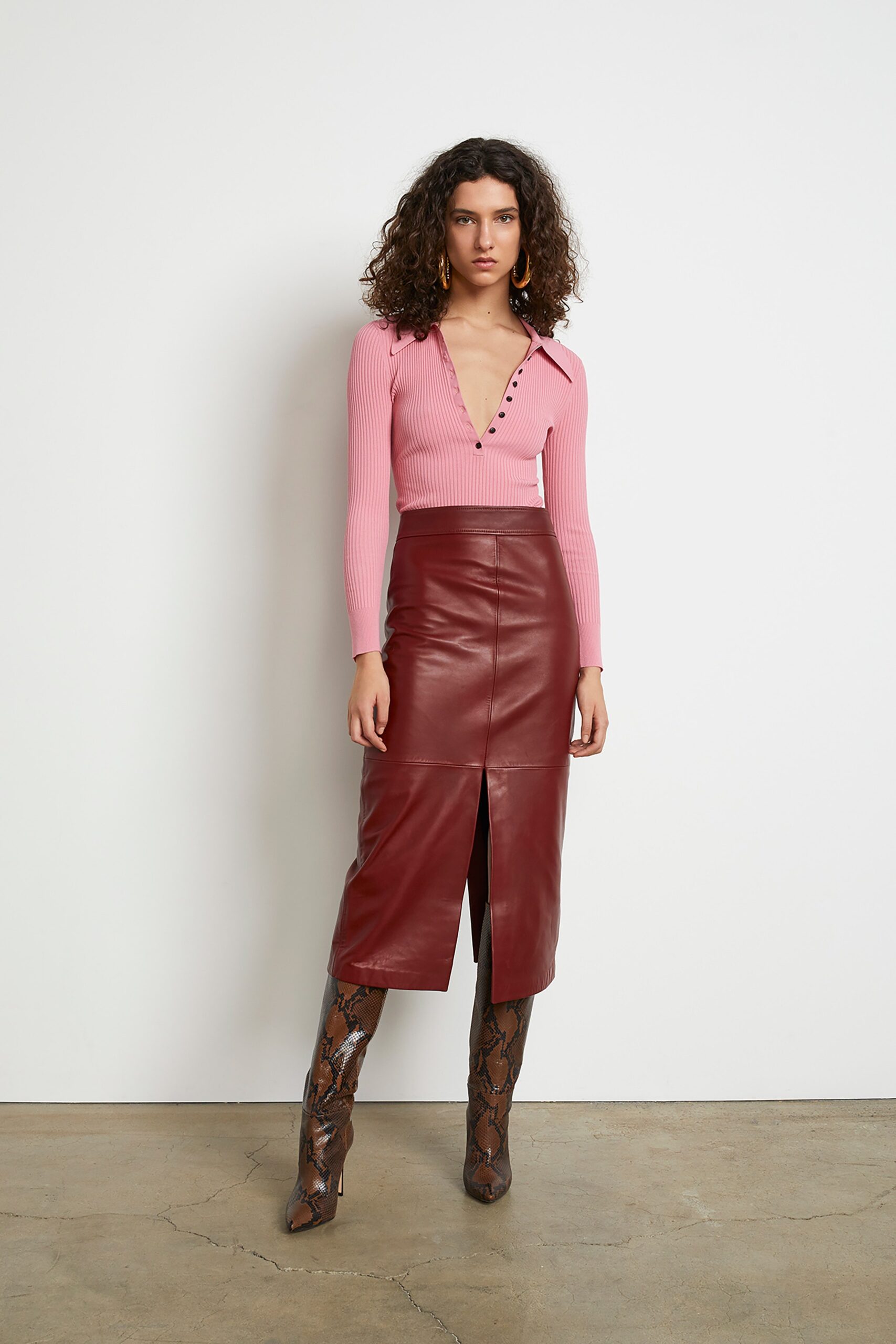 pink cotton long-sleeve v-neck fitted buttoned top
