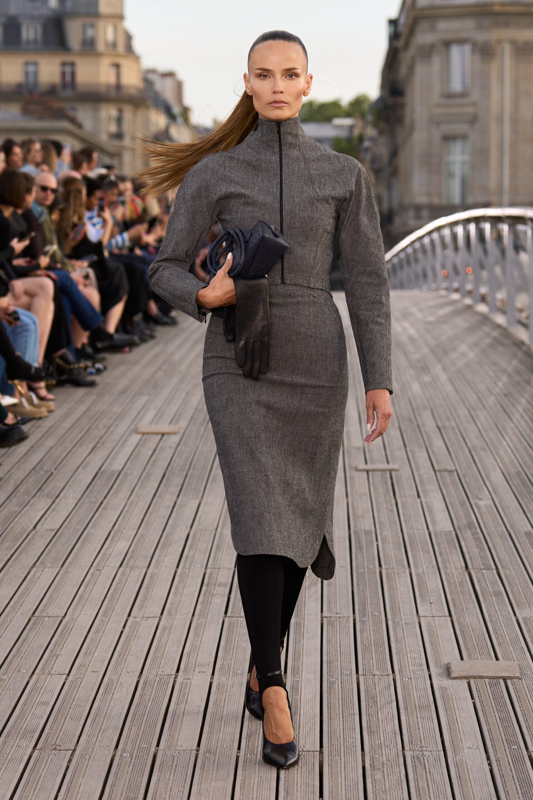 black fitted gloves
