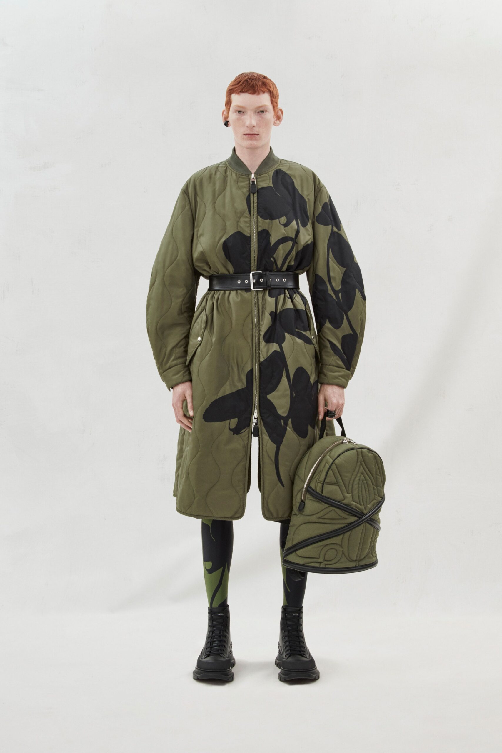 green cotton long-sleeve collared relaxed zippered pockets coat