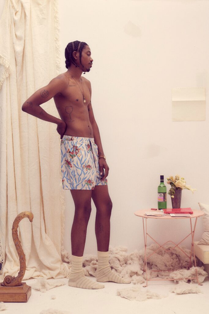Relaxed multicolor printed shorts made of cotton, perfect for casual wear.