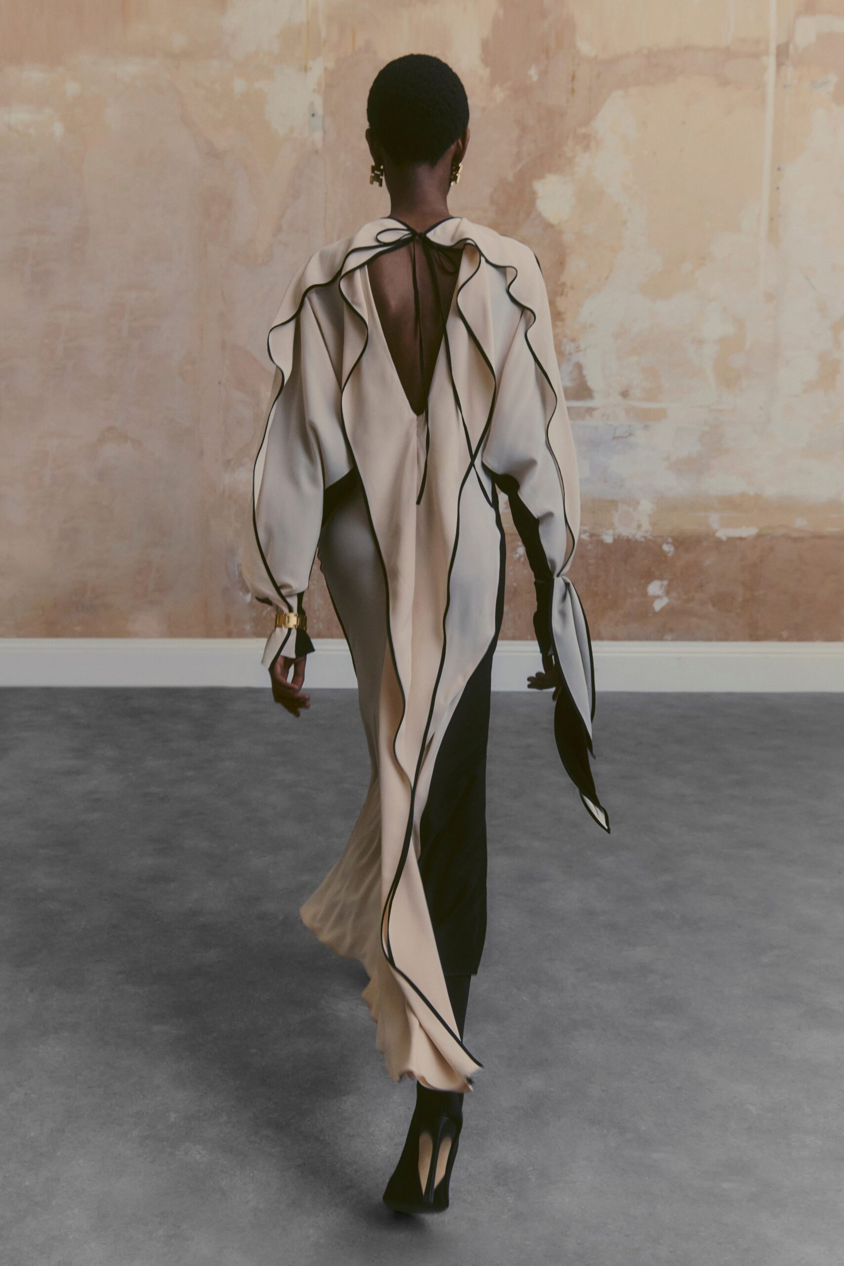 Victoria Beckham Resort 24 Look 15