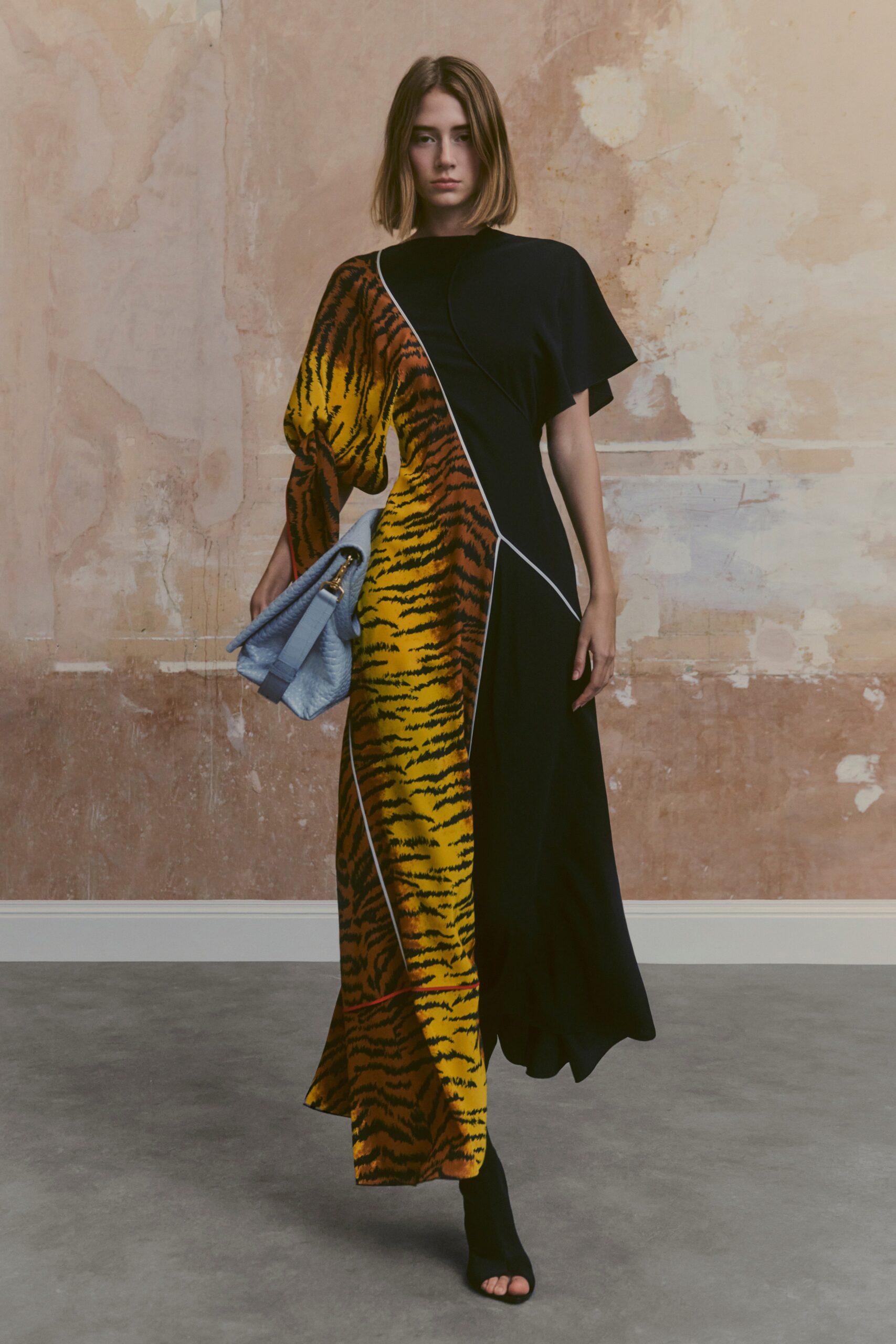 Victoria Beckham Resort 24 Look 16