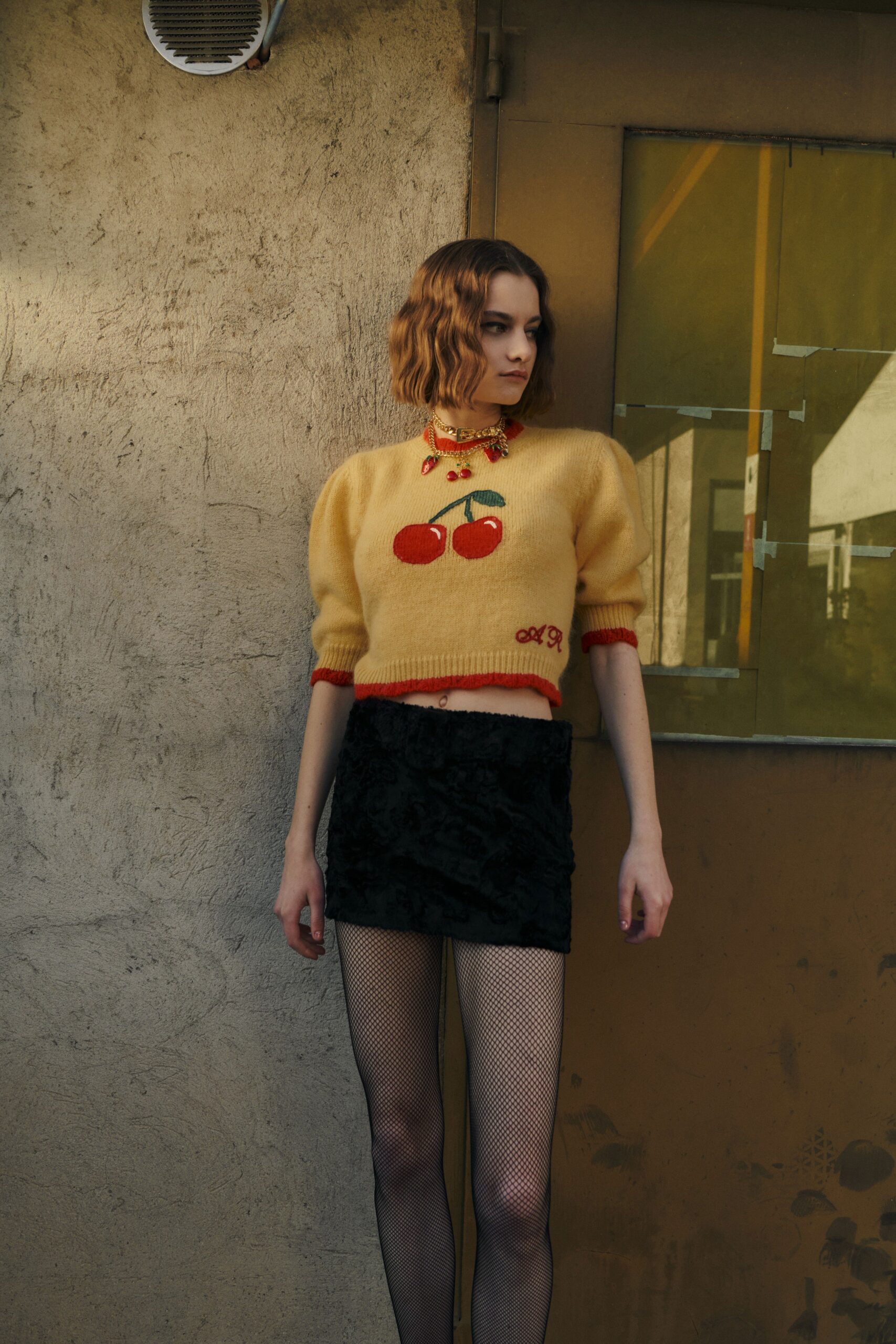 yellow wool short-sleeve collared fitted embroidered top