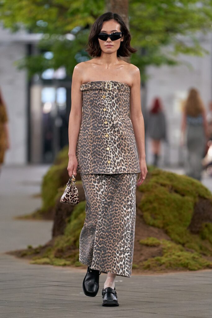 animal-print strapless top and wide-leg pants