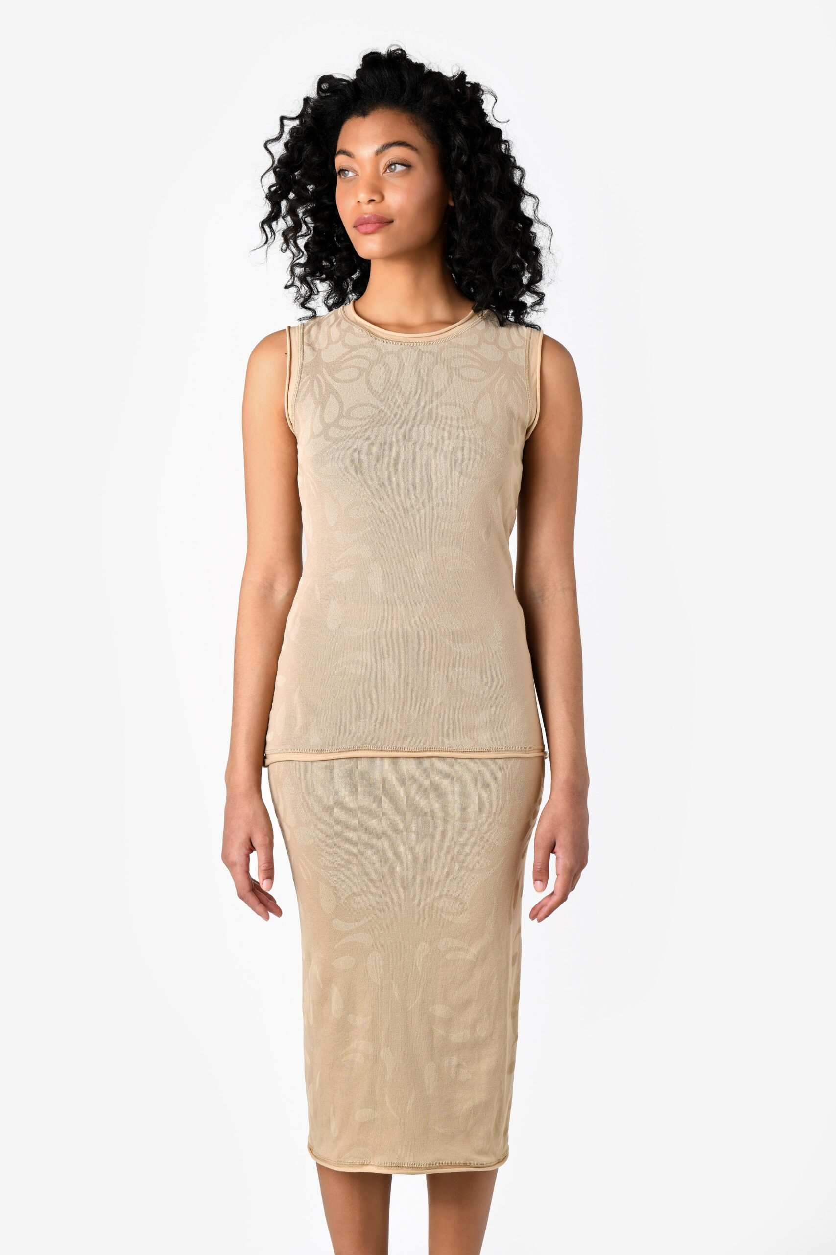 fitted beige sleeveless midi dress