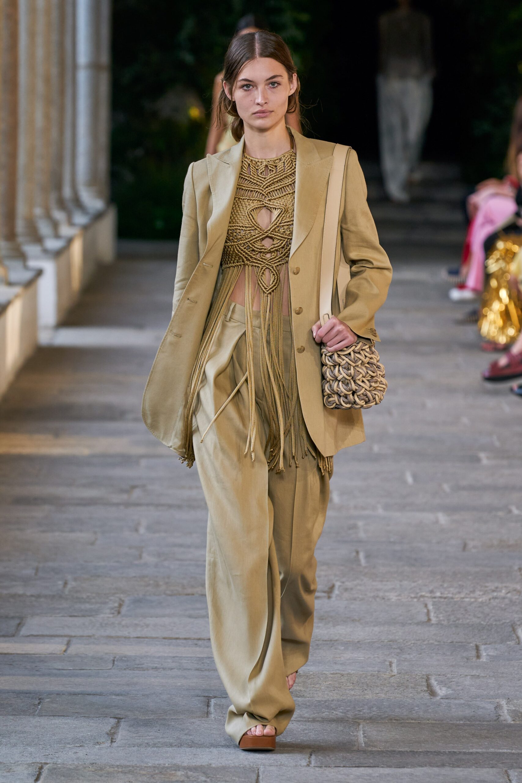 beige blazer and pants outfit