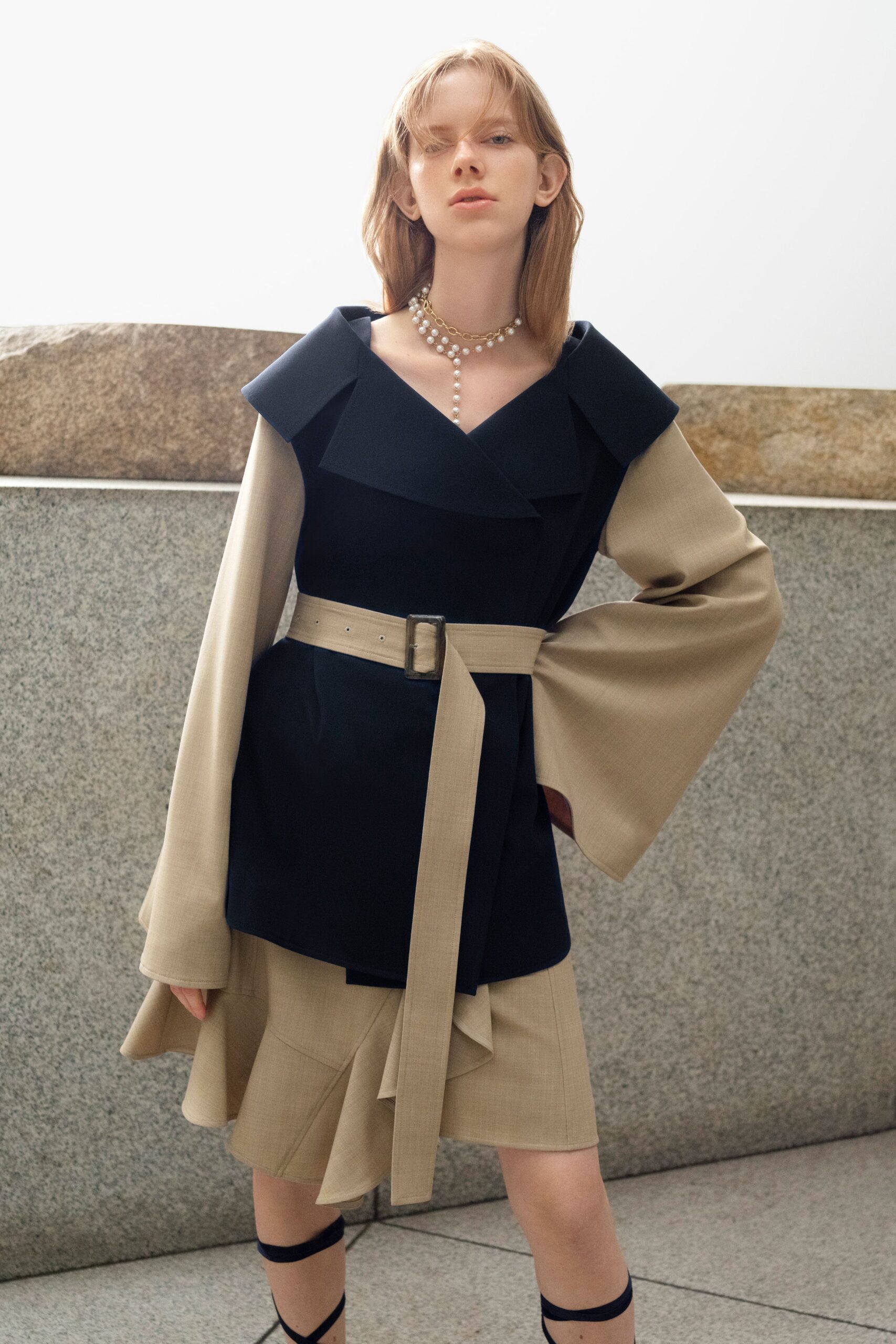 black cotton long-sleeve v-neck structured belted blazer